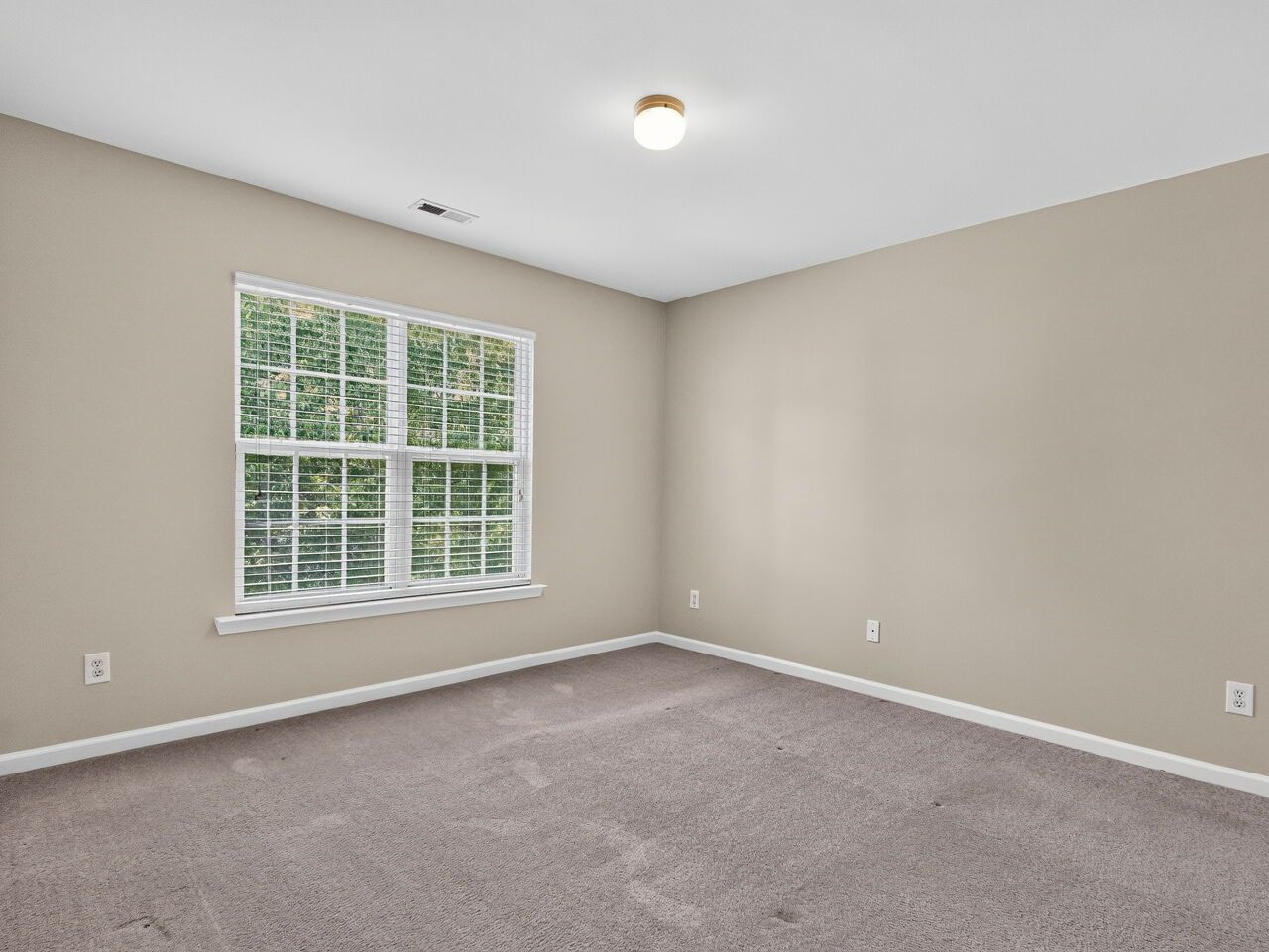 7803 Clover Creek Court Property Photo 28