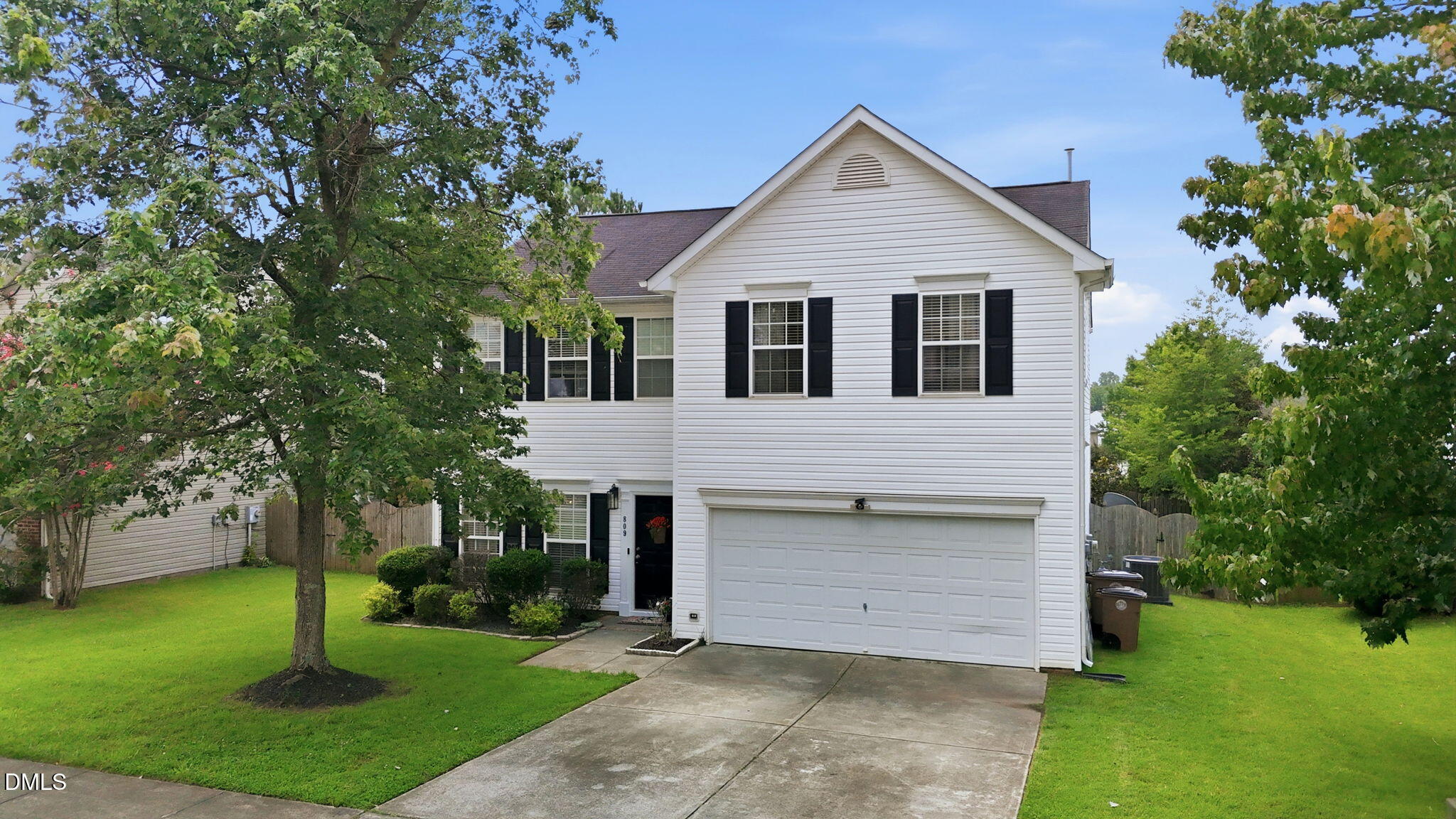 809 Stackhurst Way Property Photo 2