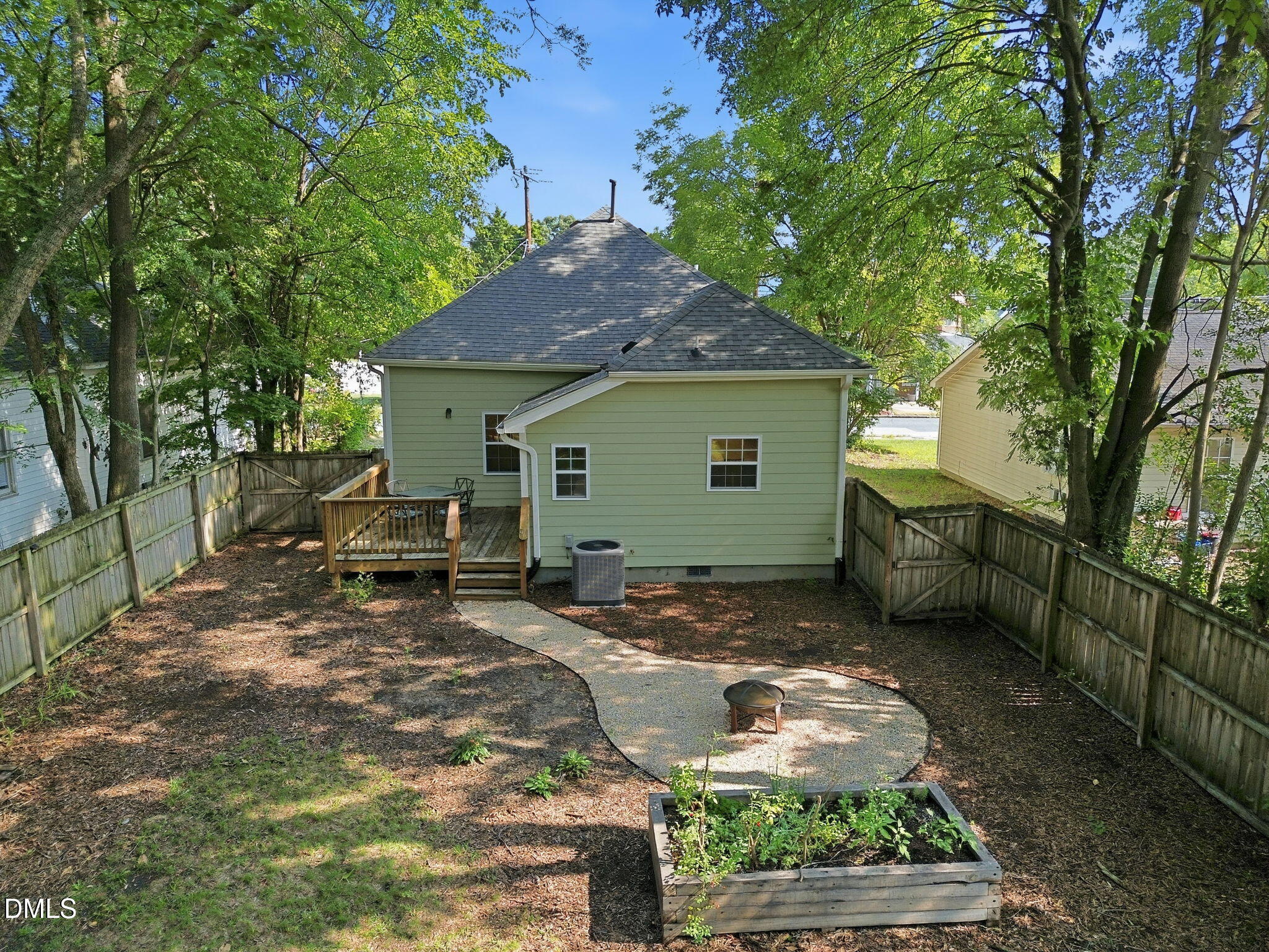 416 Dowd Street Property Photo 18