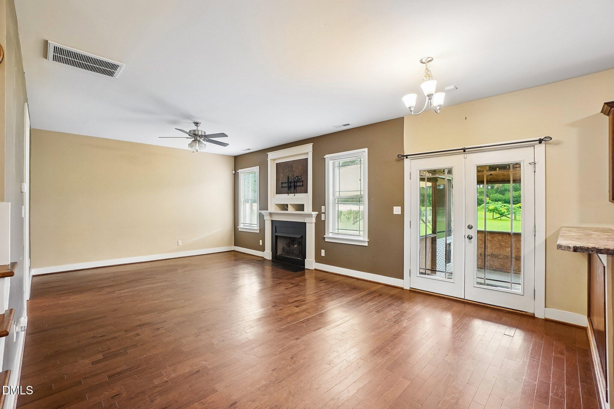 112 Camden Pl Street Property Photo 5