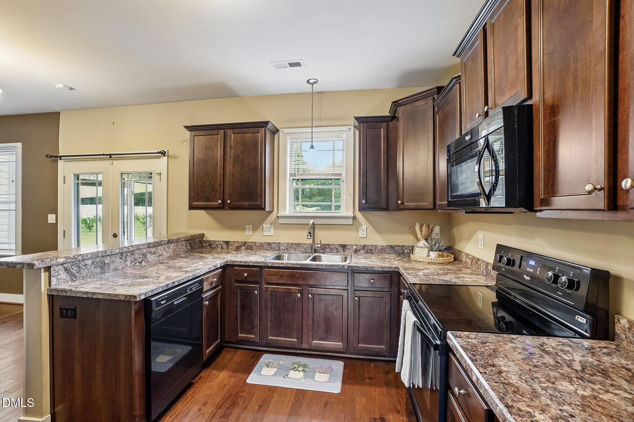 112 Camden Pl Street Property Photo 8