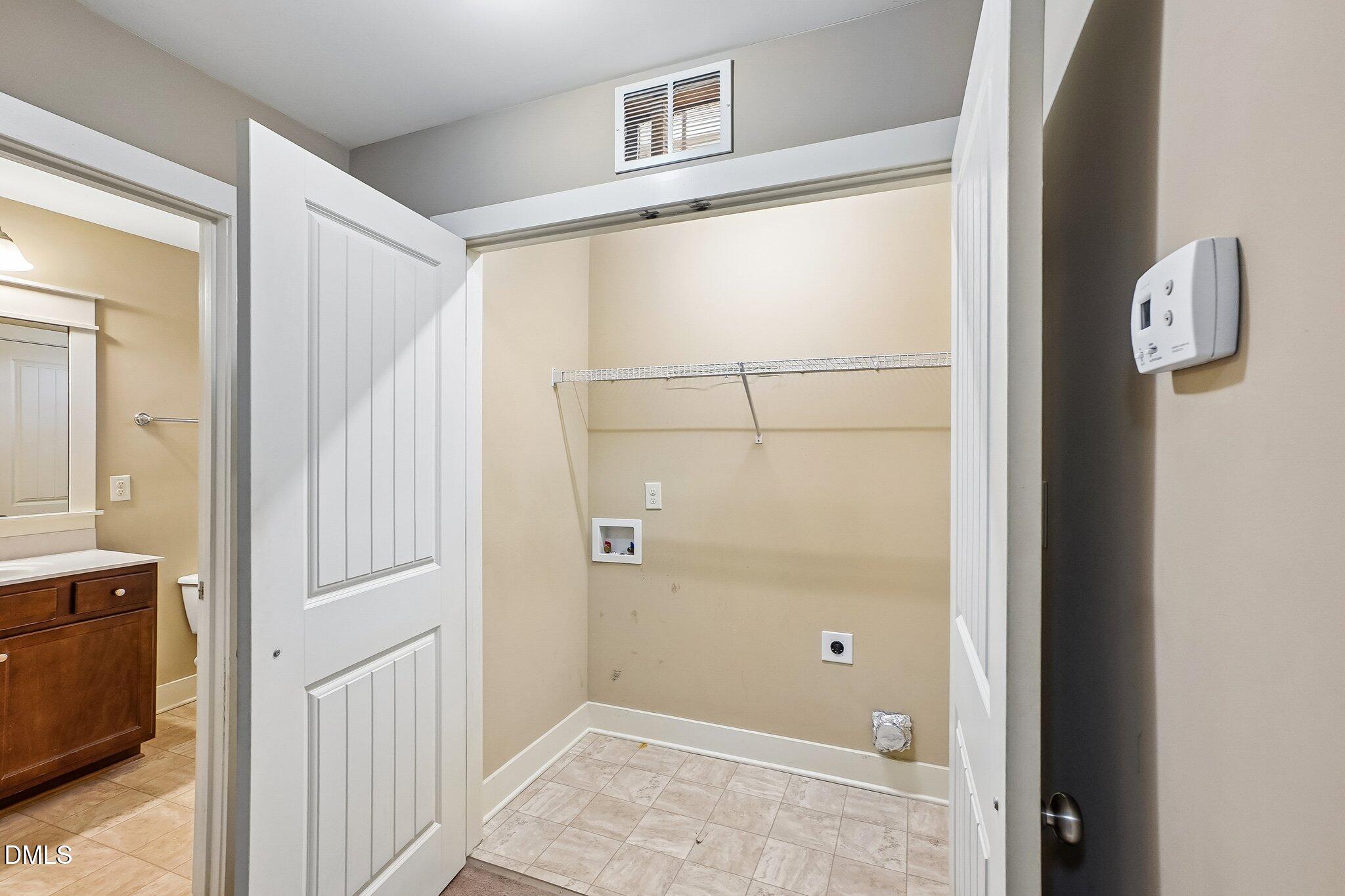 112 Camden Pl Street Property Photo 11