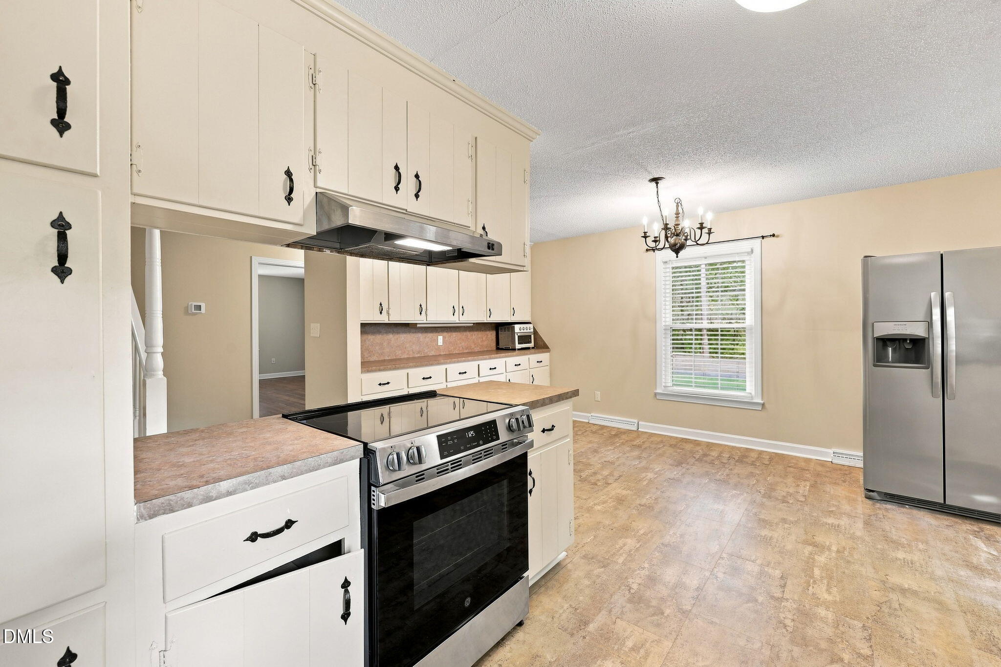 2121 N Shoreline Drive Property Photo 8