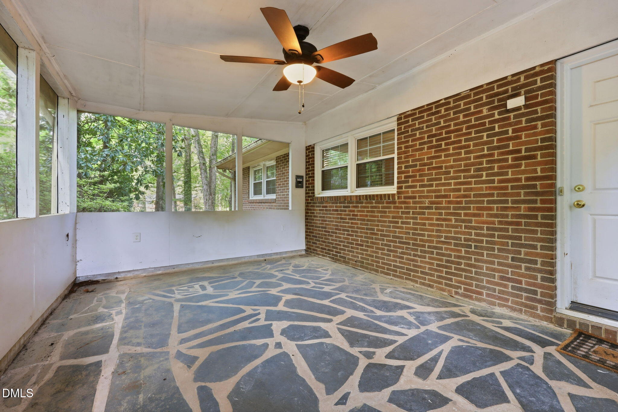 2121 N Shoreline Drive Property Photo 22
