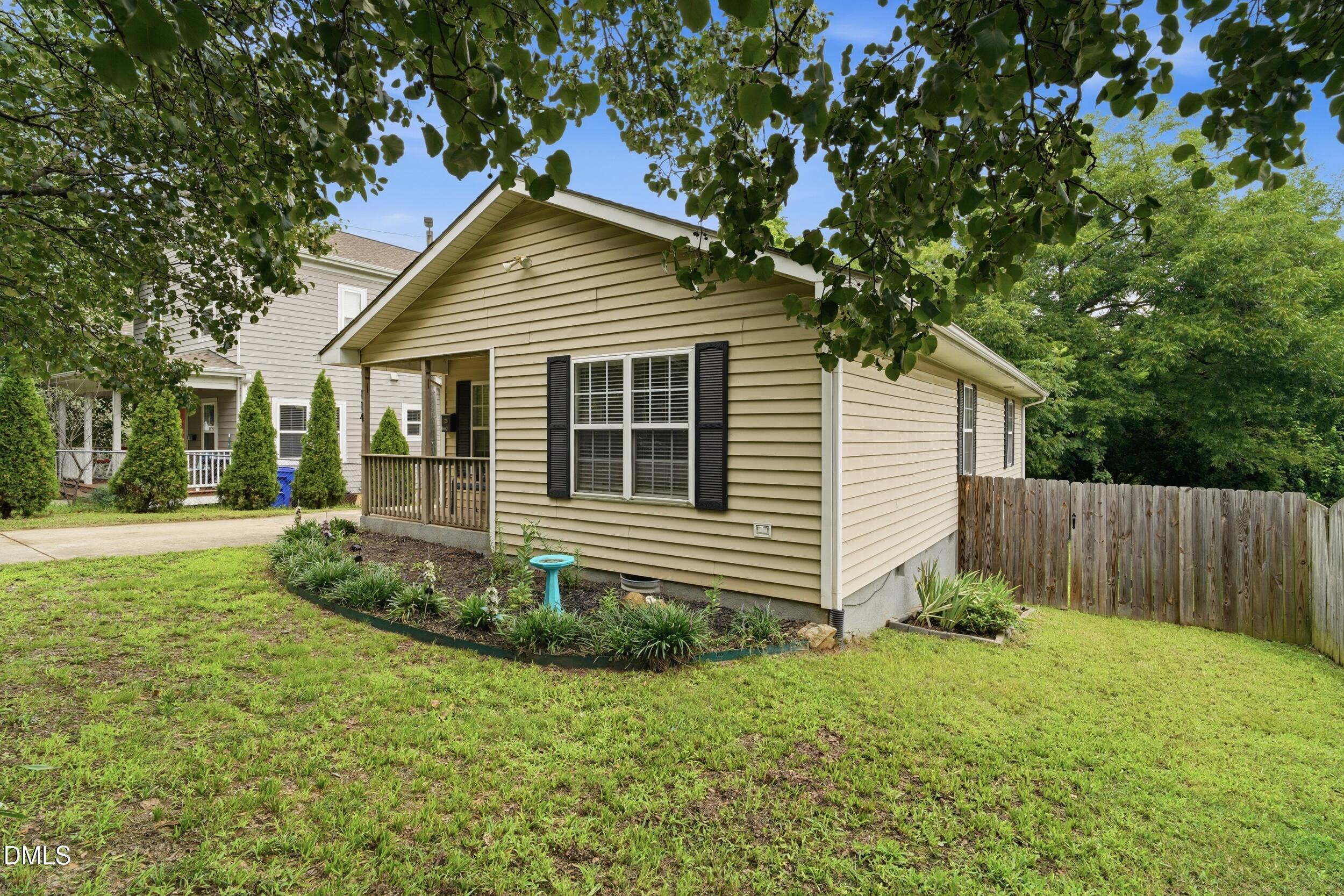 114 N Blacknall Street Property Photo 2