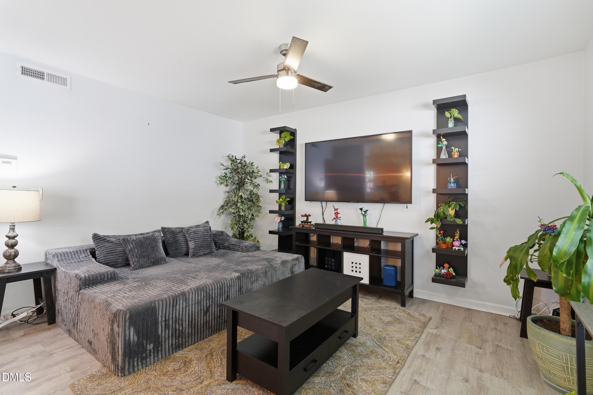 114 N Blacknall Street Property Photo 4