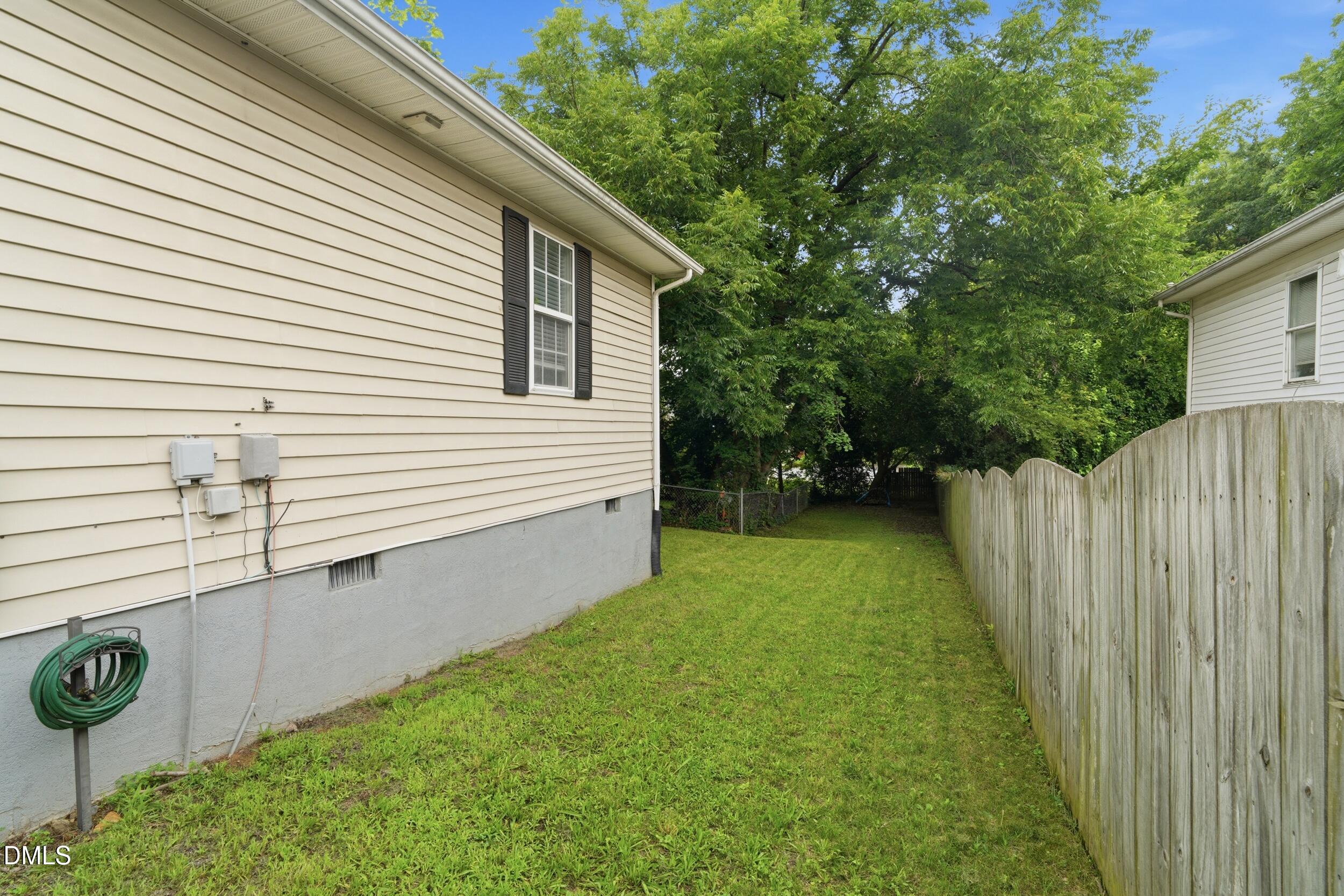 114 N Blacknall Street Property Photo 16