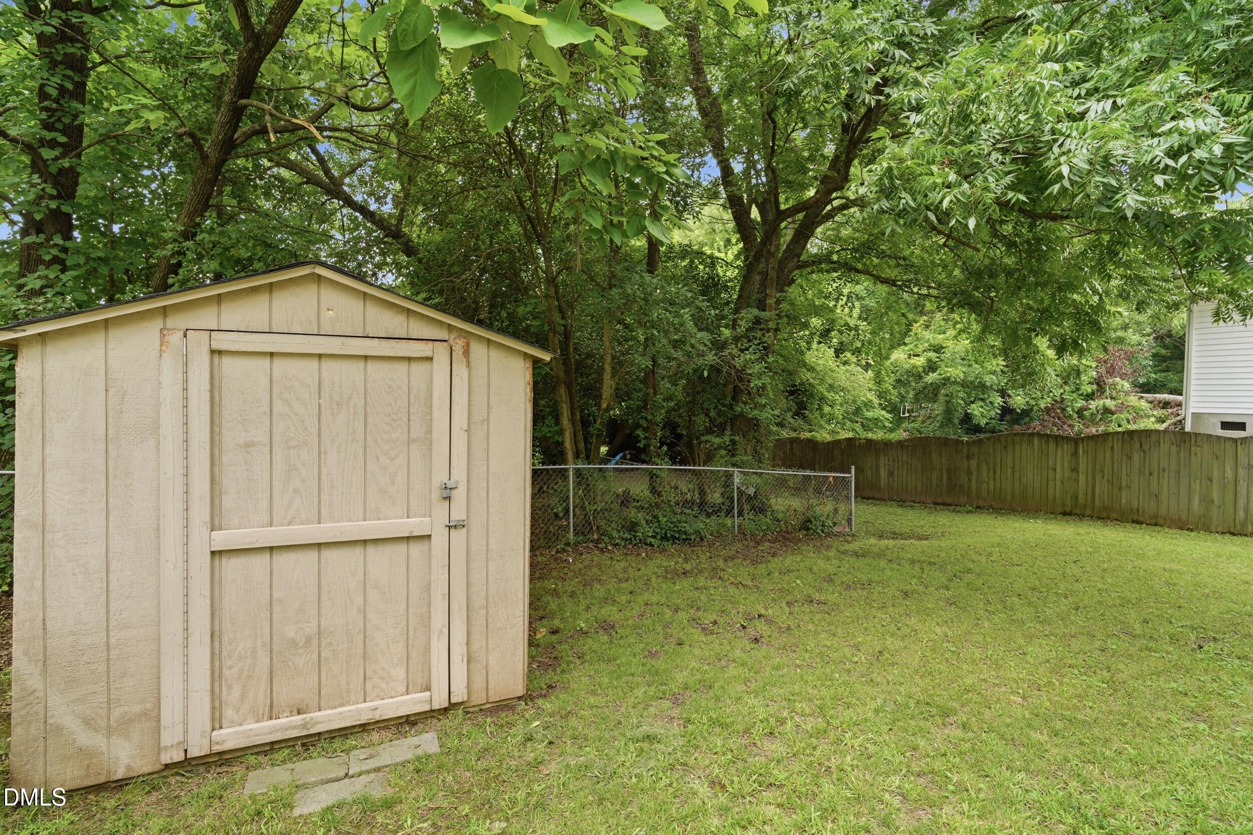 114 N Blacknall Street Property Photo 18