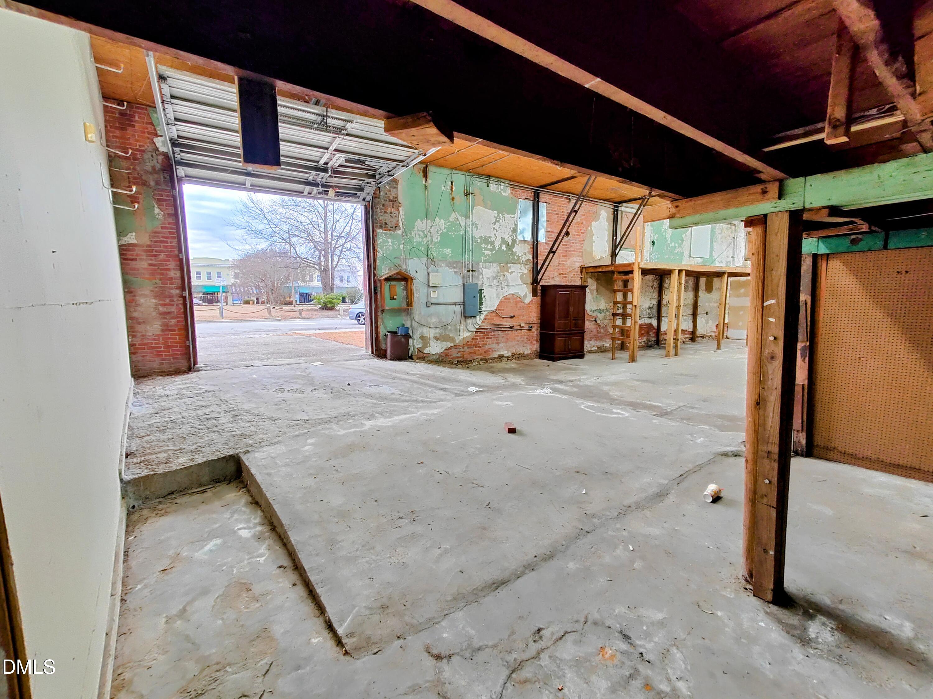 105 Marigold Street Property Photo 6