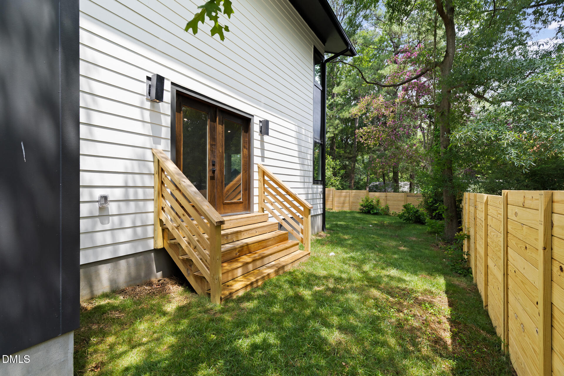 426 E Hammond Street Property Photo 42