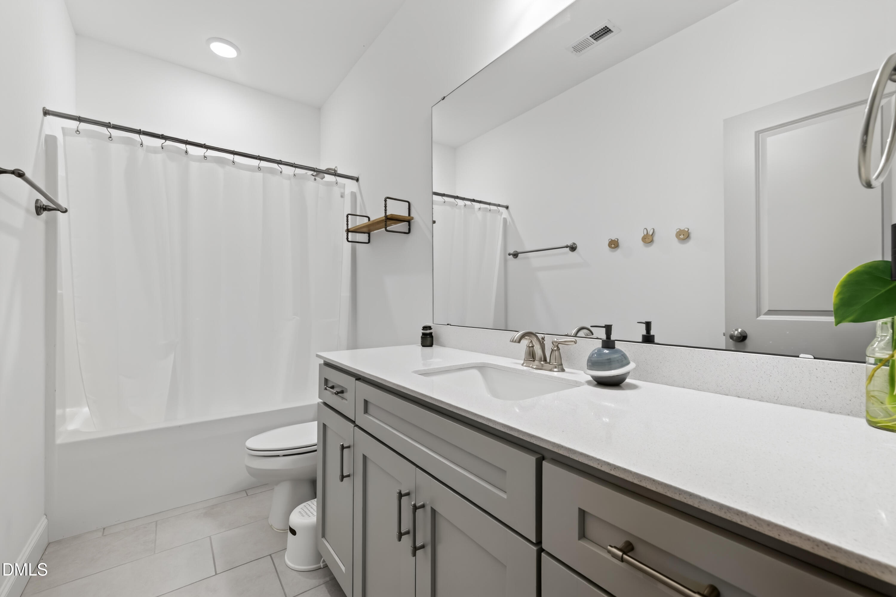 8952 Kennebec Crossing Drive Property Photo 20