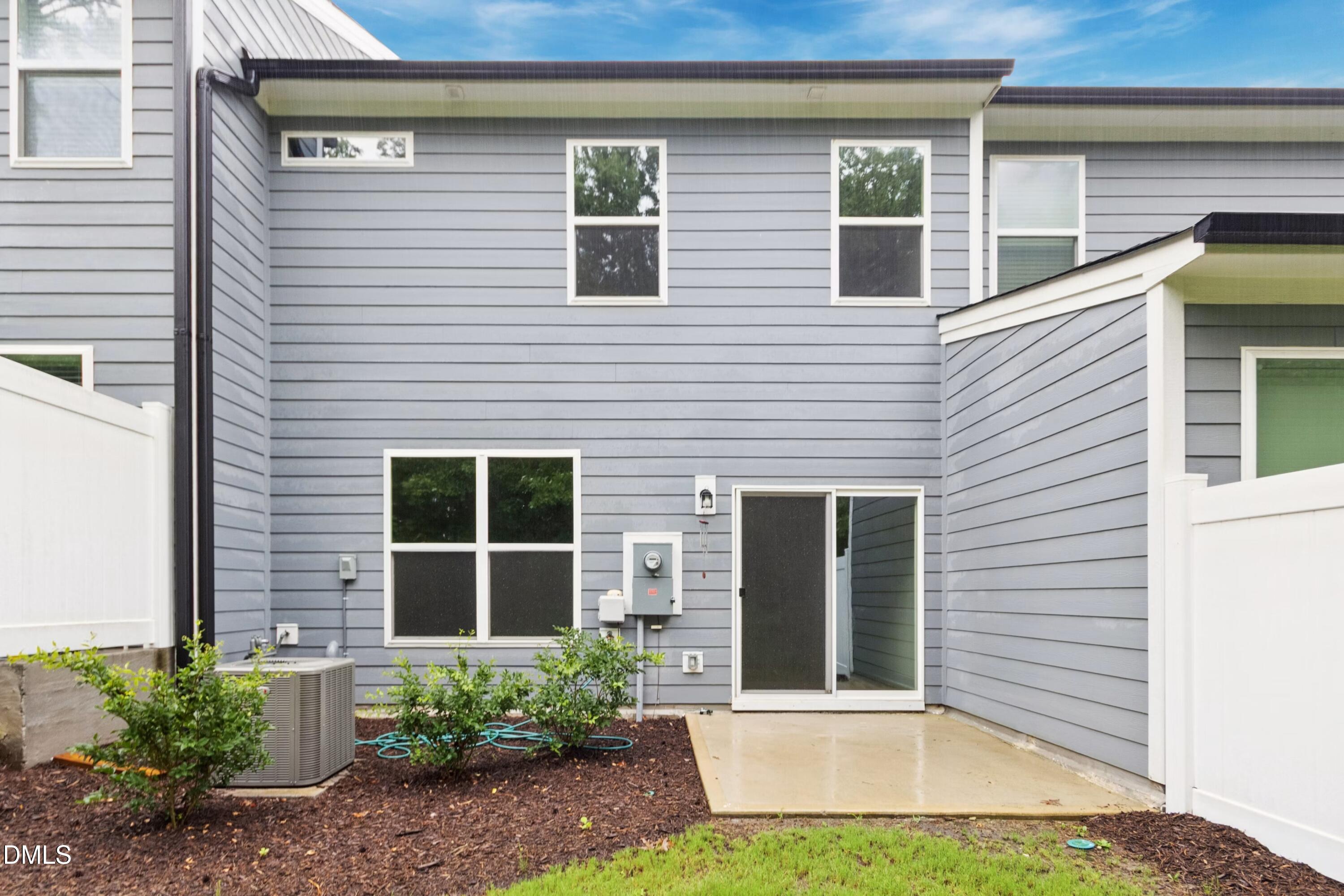 307 Marbella Grove Court Property Photo 4