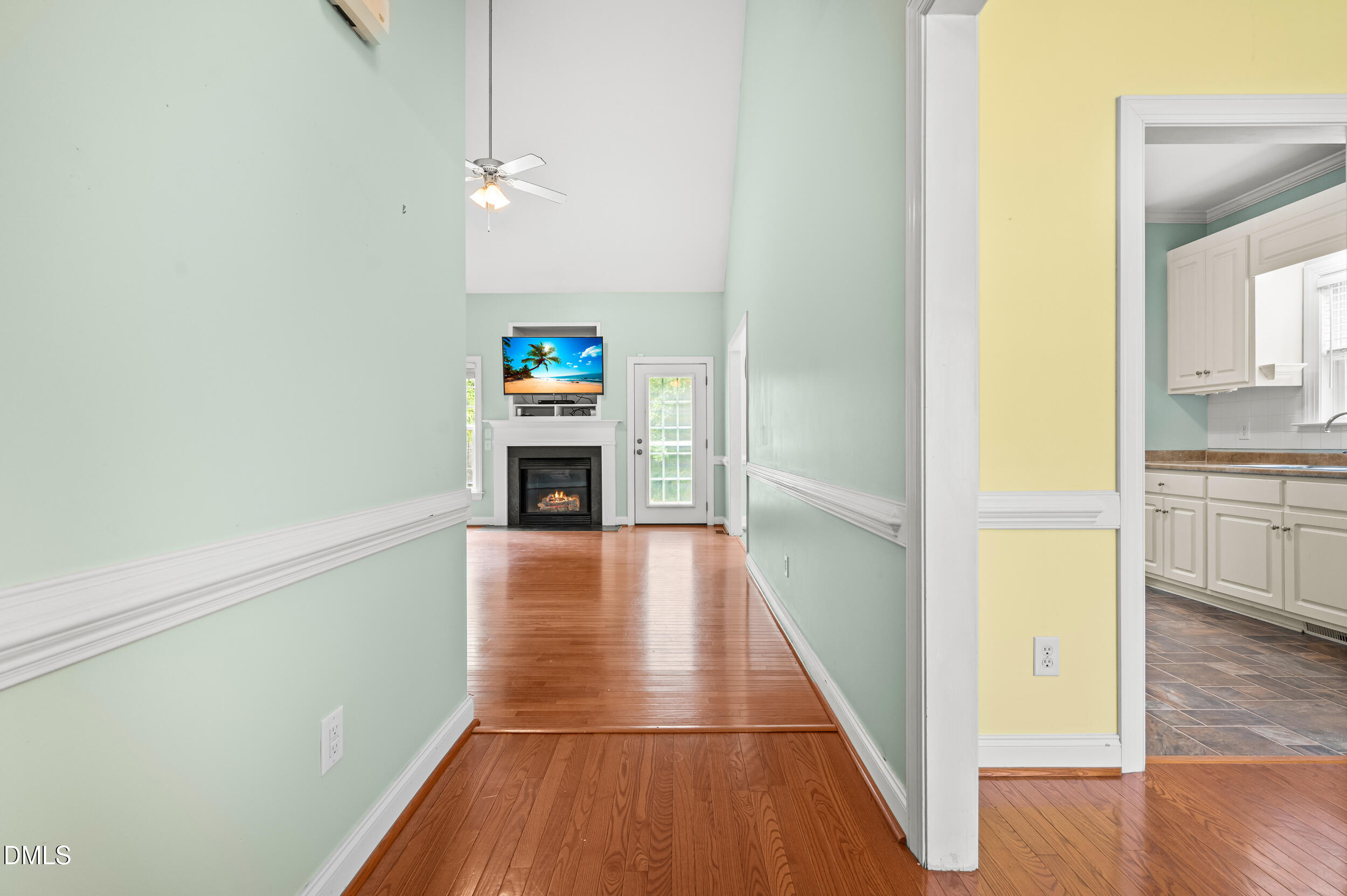 3913 Gloucester Drive W Property Photo 5