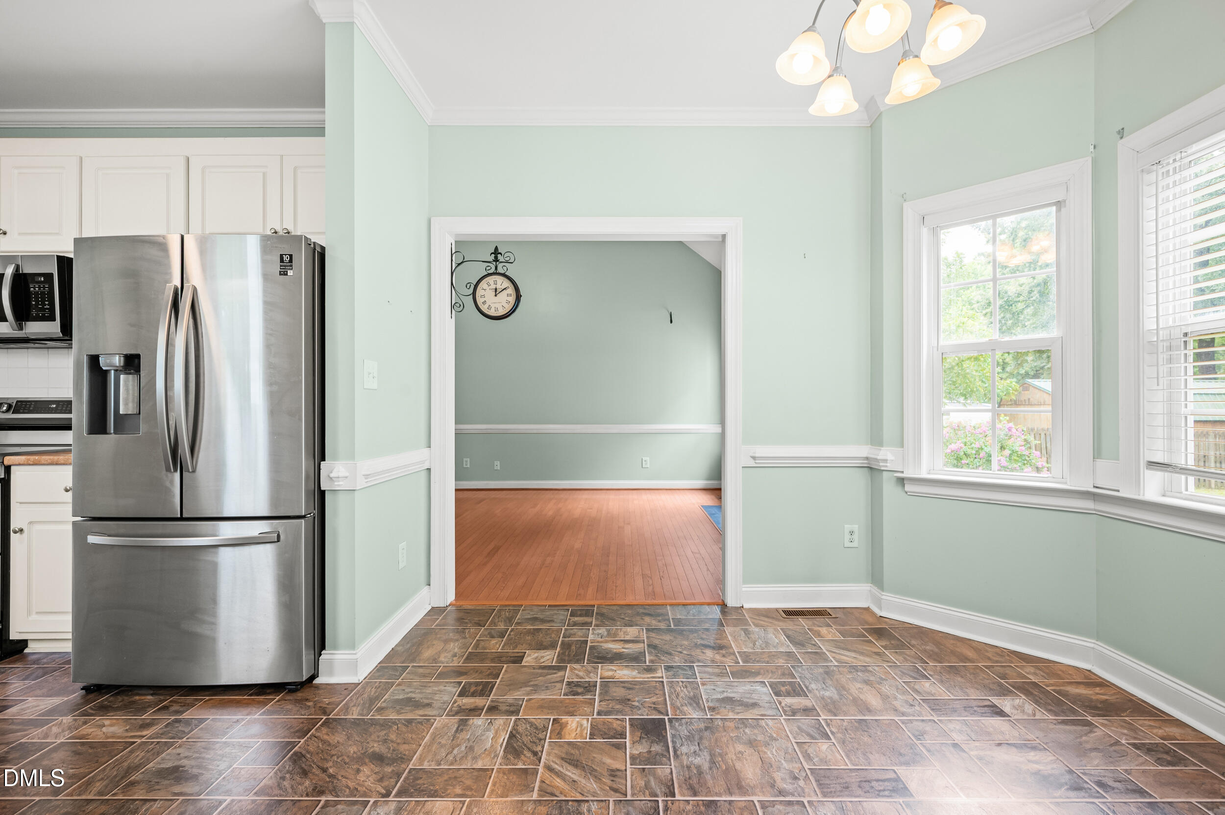 3913 Gloucester Drive W Property Photo 15
