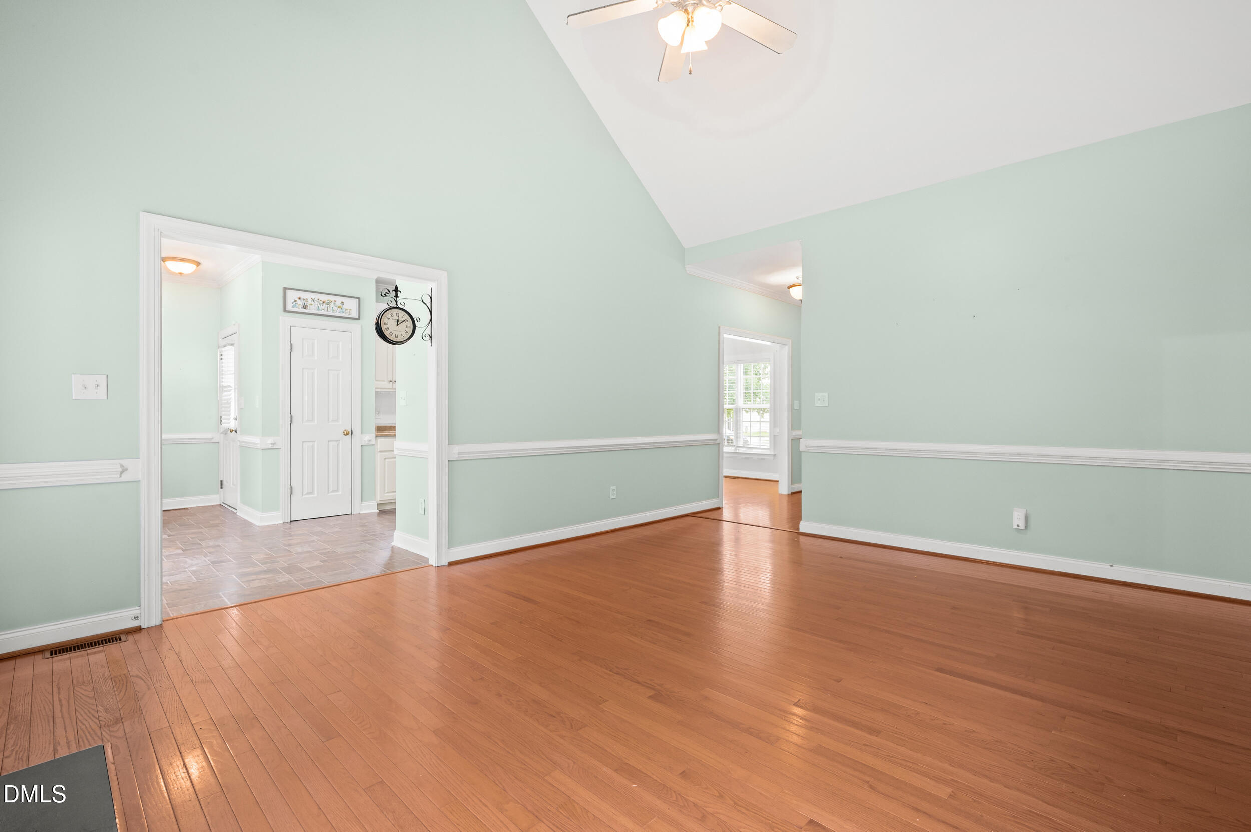 3913 Gloucester Drive W Property Photo 17