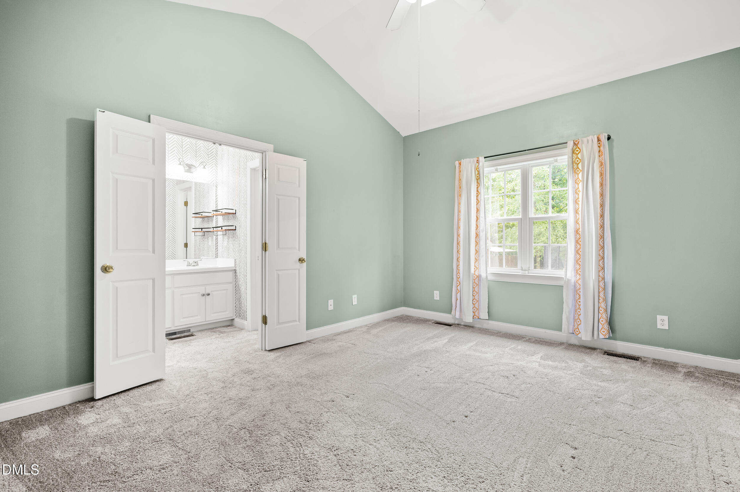 3913 Gloucester Drive W Property Photo 20