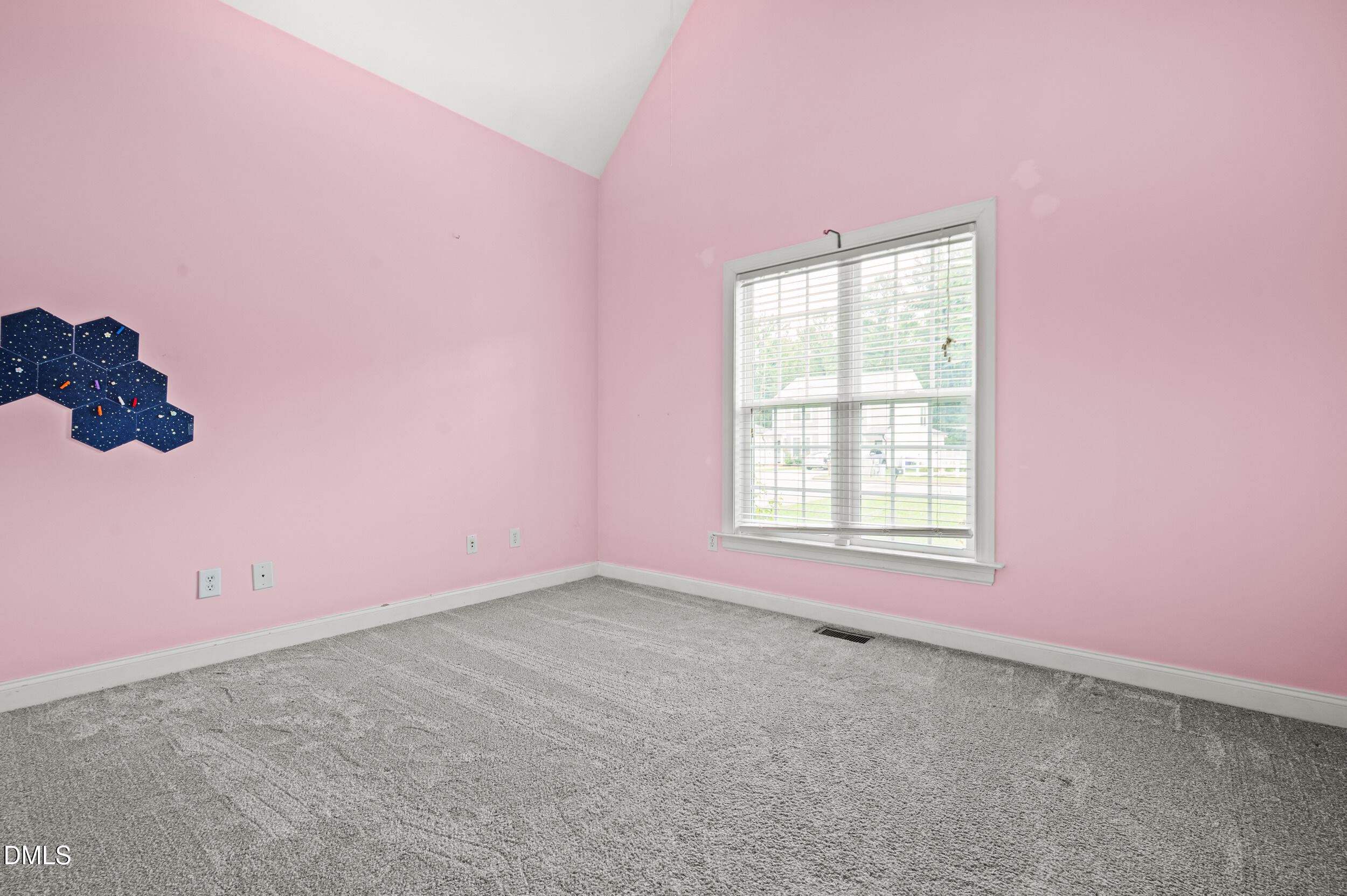3913 Gloucester Drive W Property Photo 26