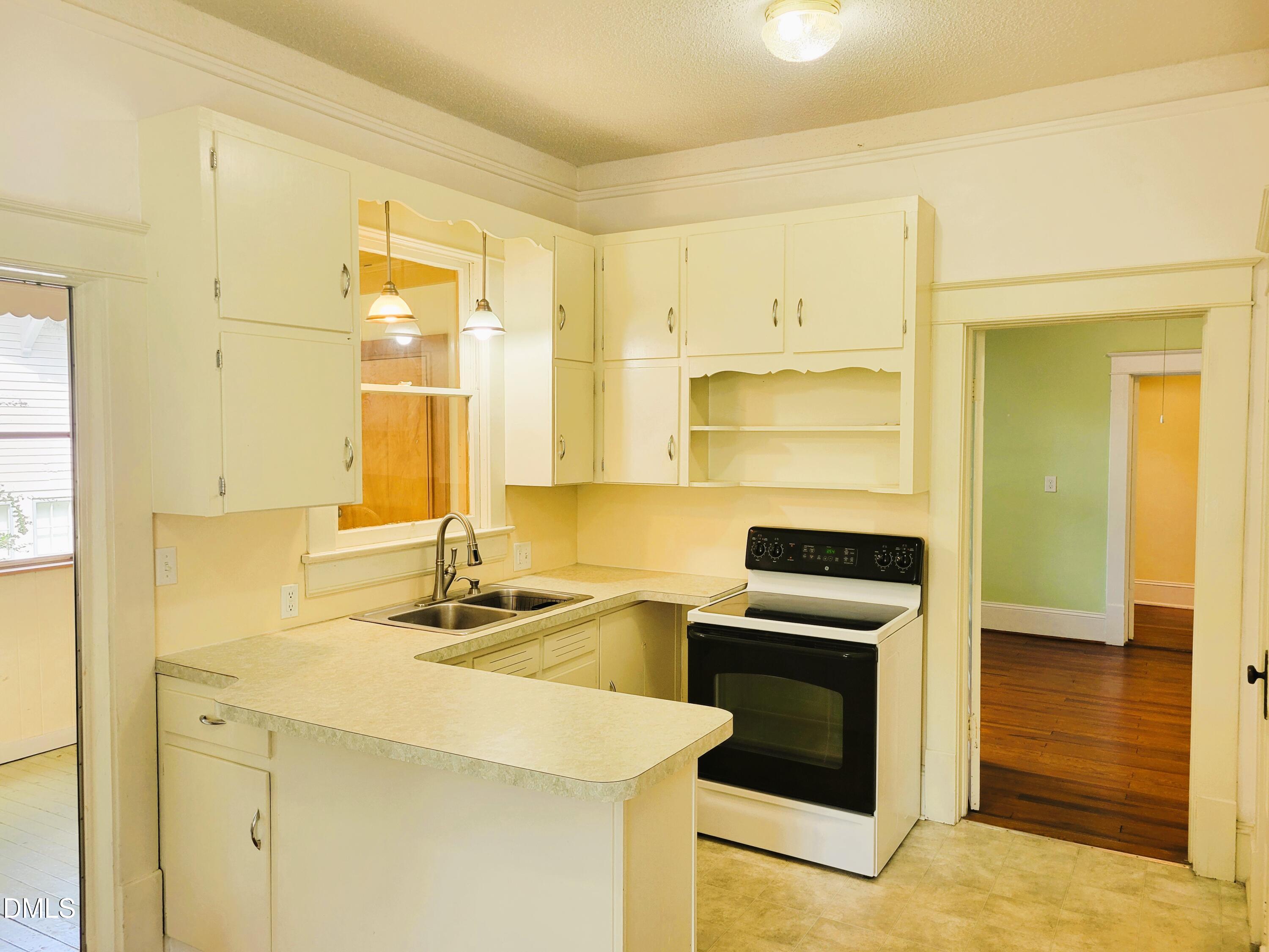 411 W Chisholm Street Property Photo 19