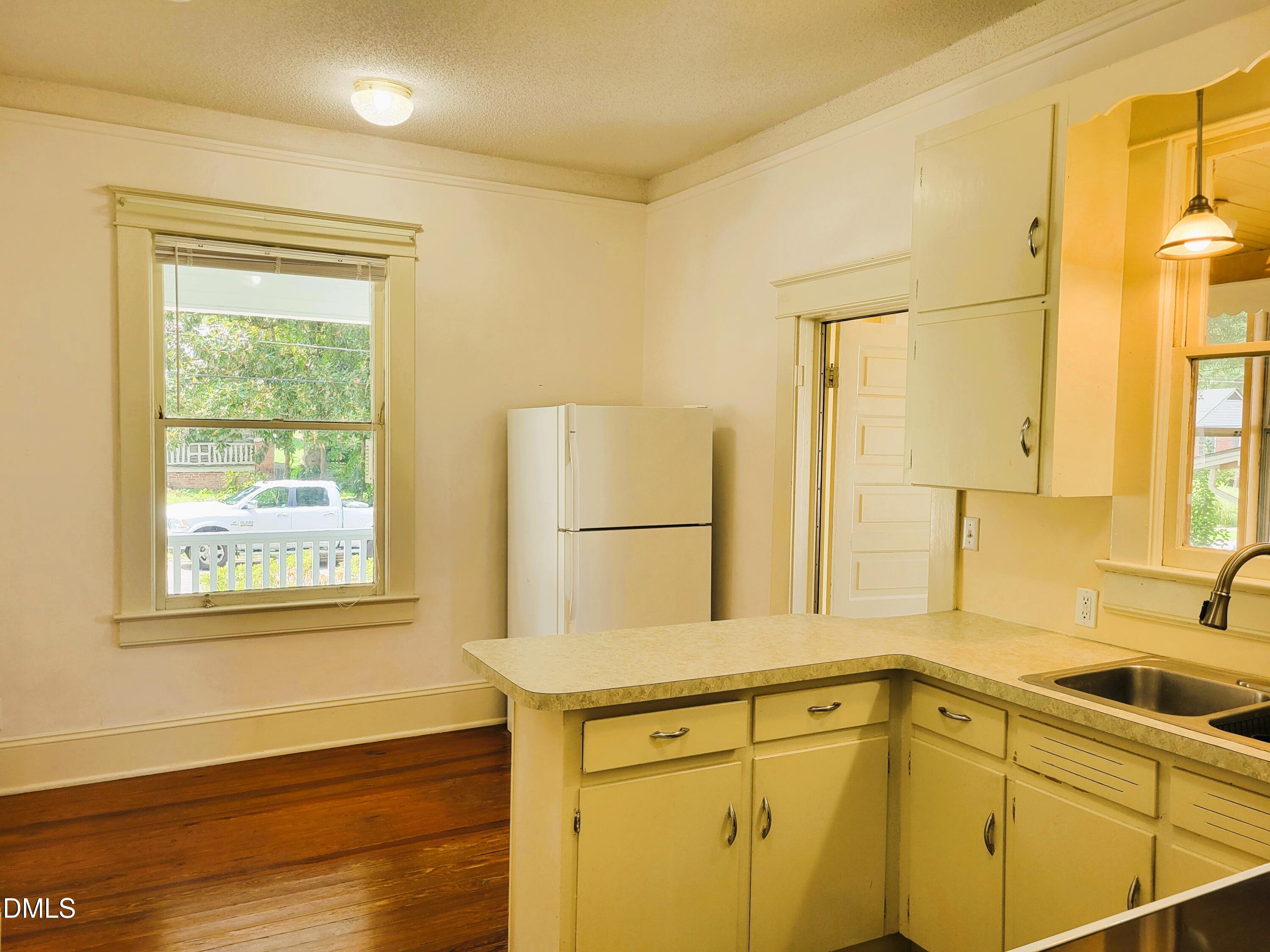 411 W Chisholm Street Property Photo 21
