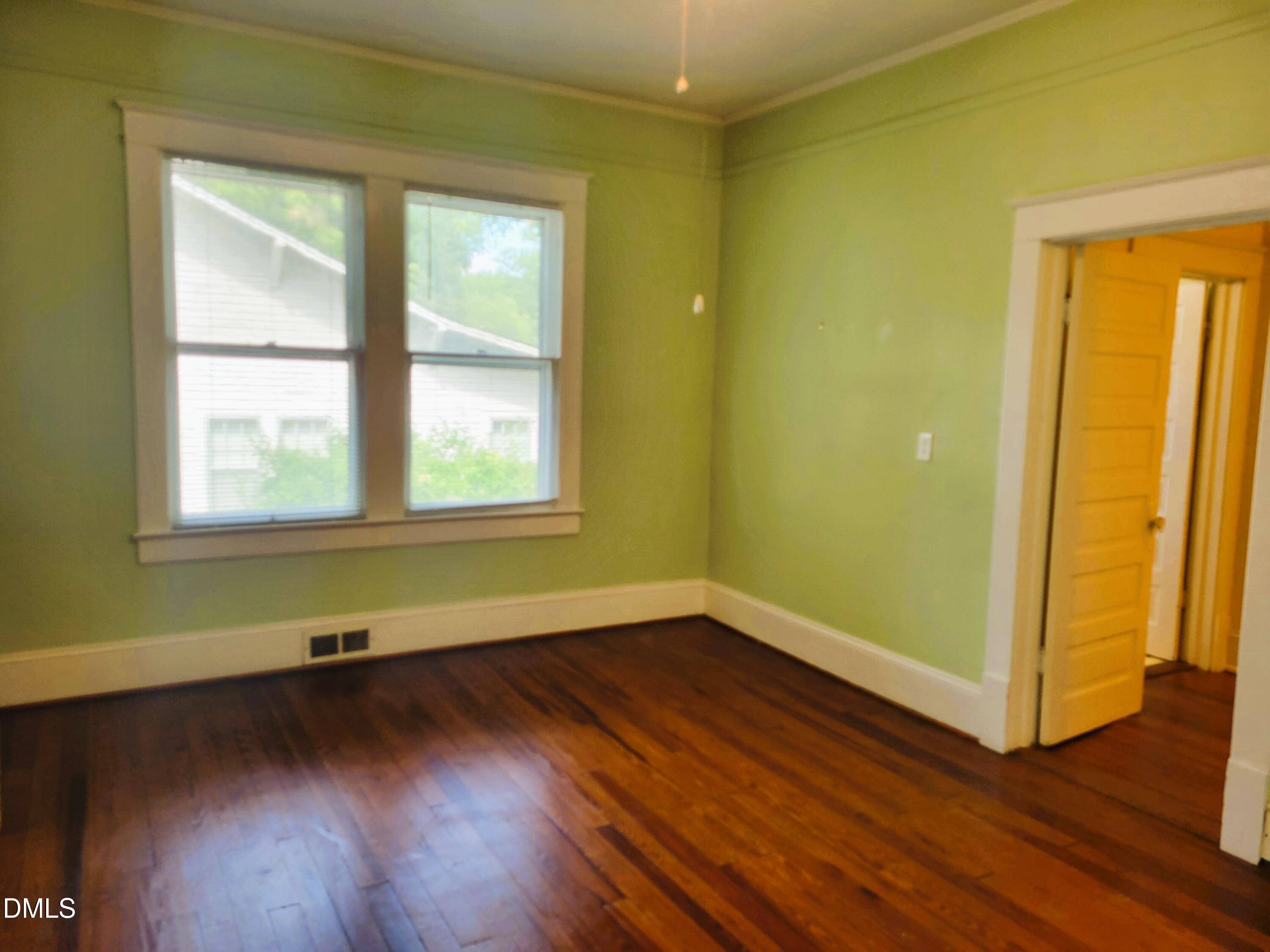 411 W Chisholm Street Property Photo 25