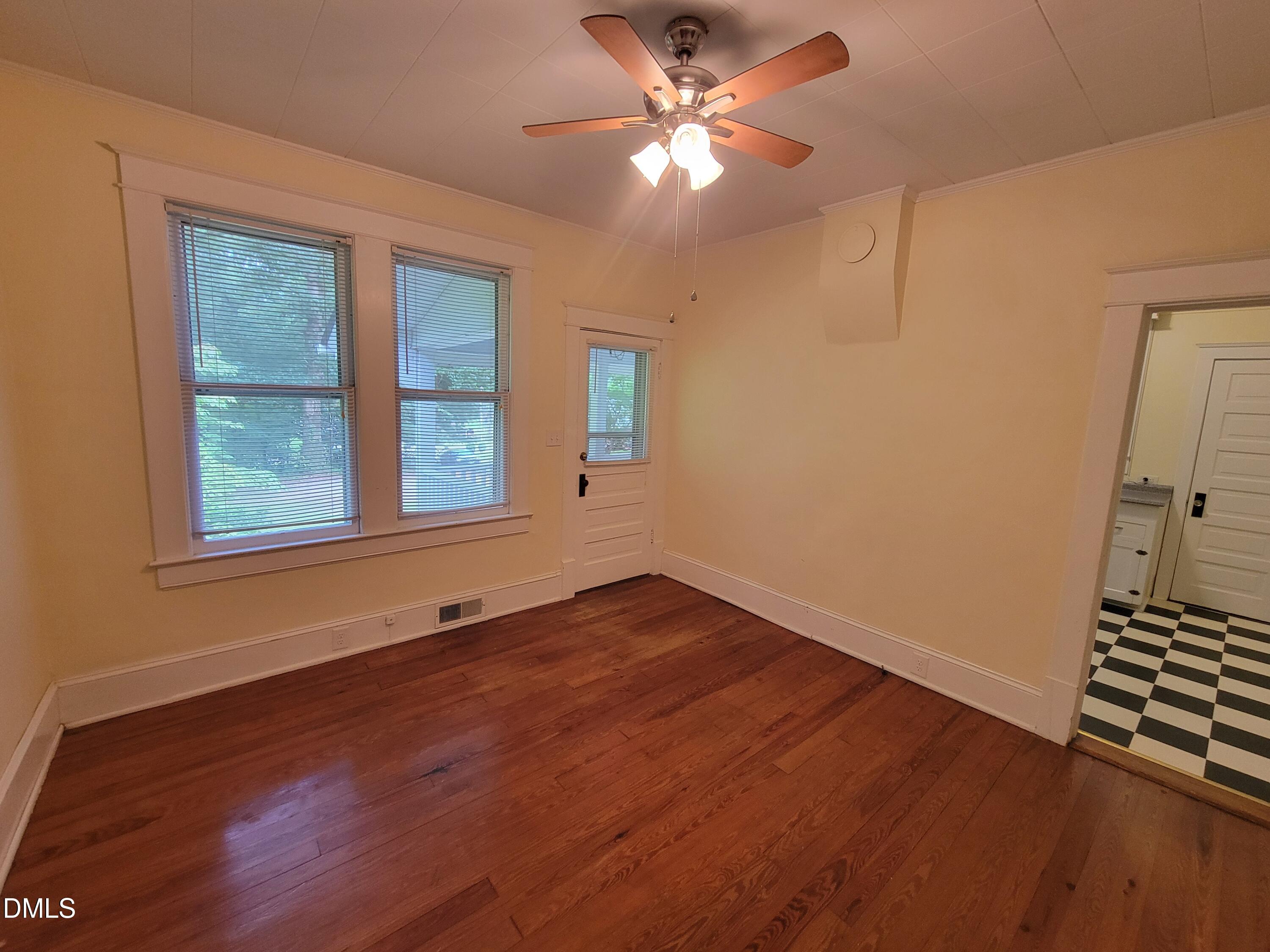 411 W Chisholm Street Property Photo 50