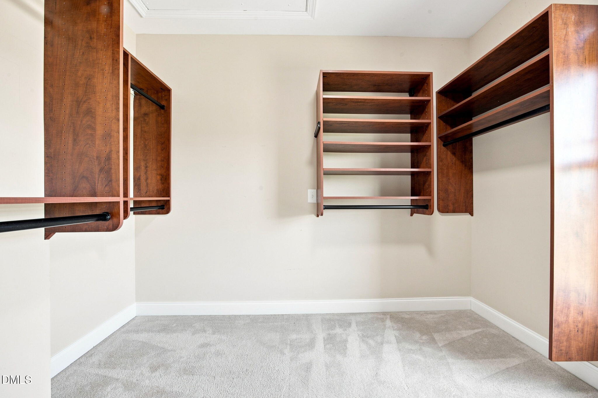 805 Greystone Crest Way Property Photo 42