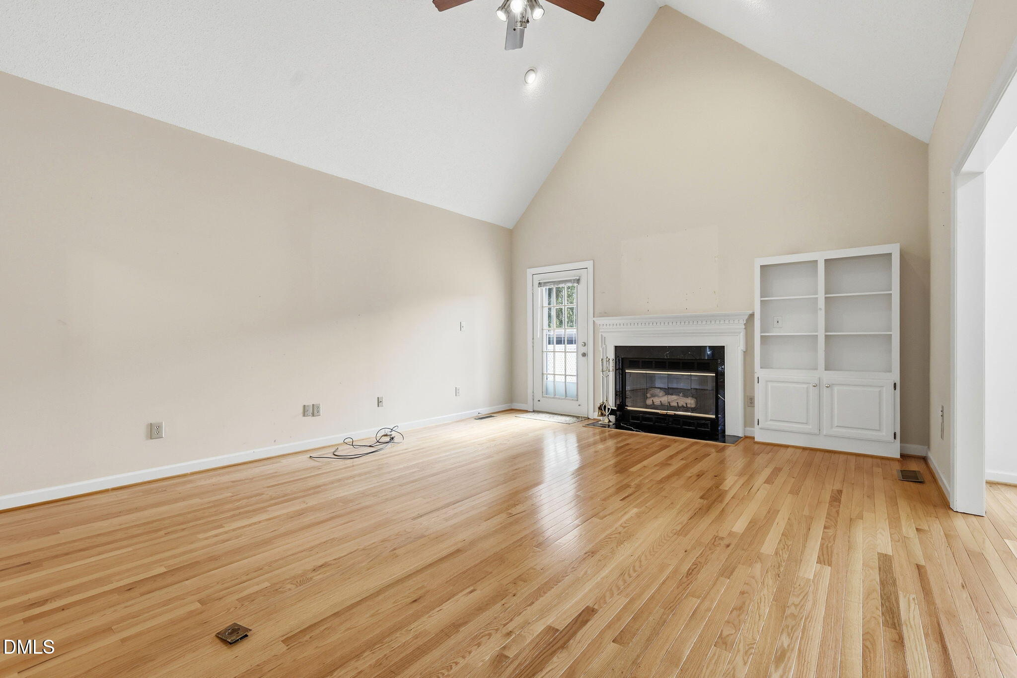 1118 Warren Road Property Photo 6