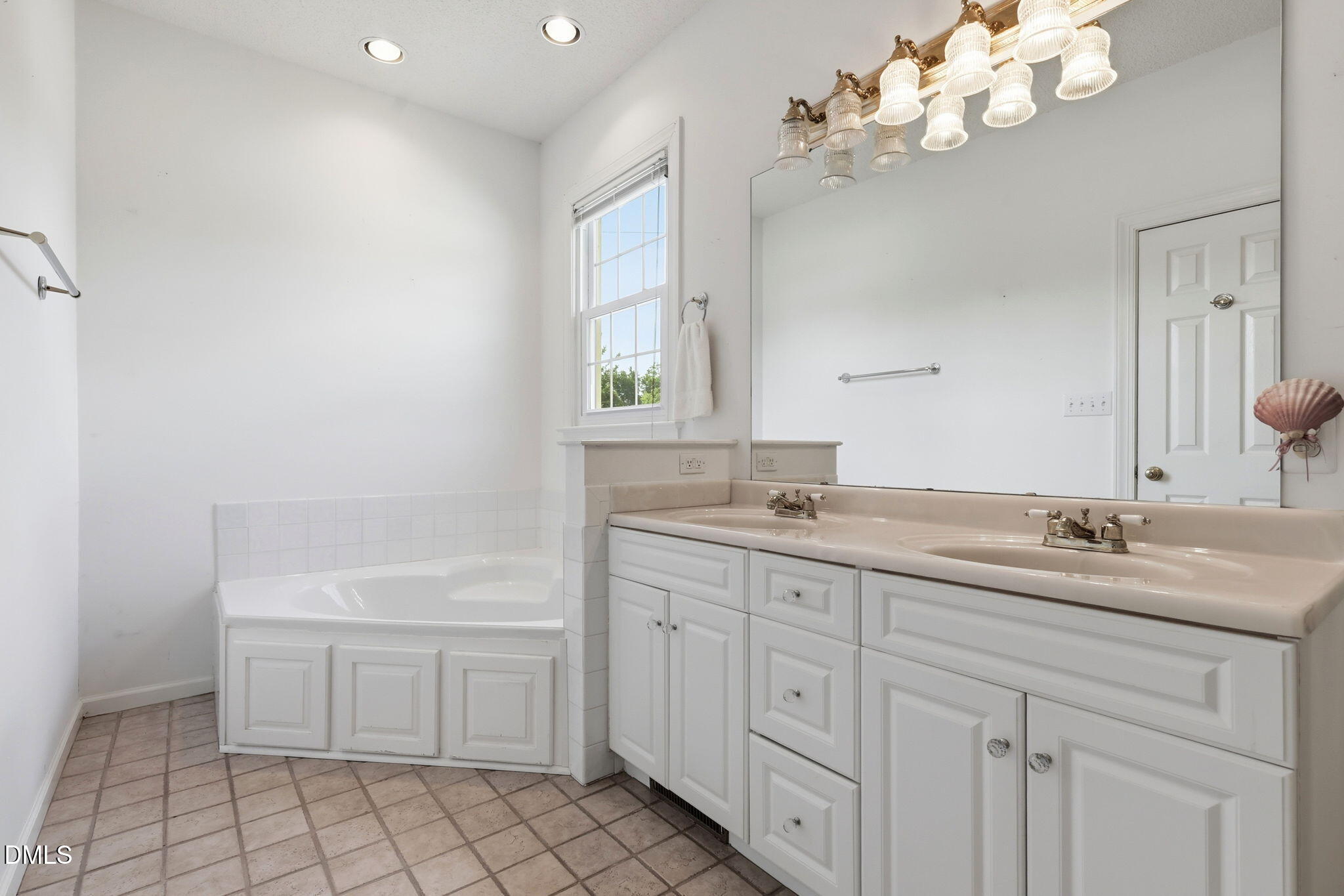 1118 Warren Road Property Photo 29