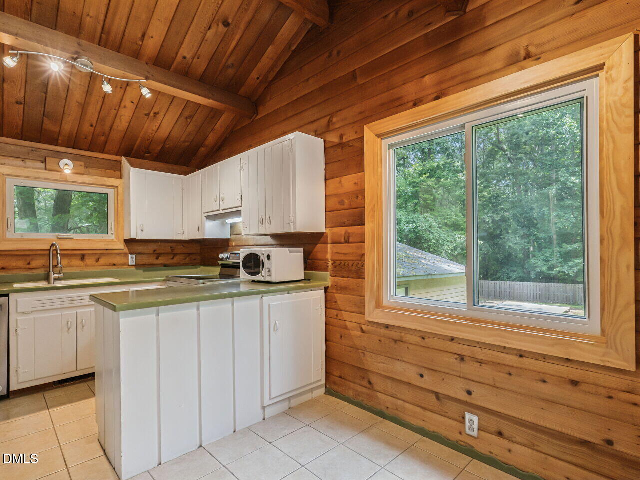 4704 Meadow Lake Drive Property Photo 13