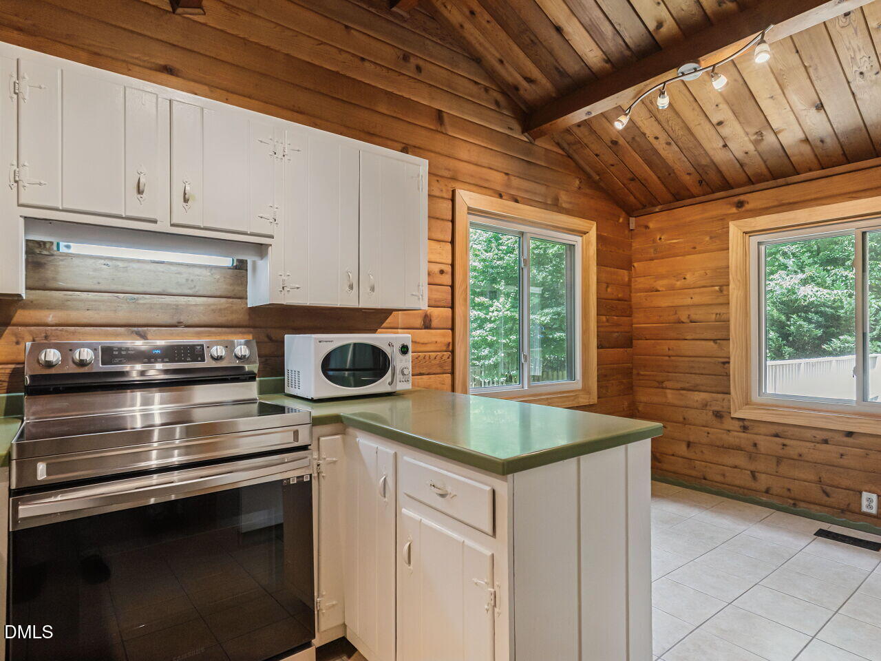 4704 Meadow Lake Drive Property Photo 17