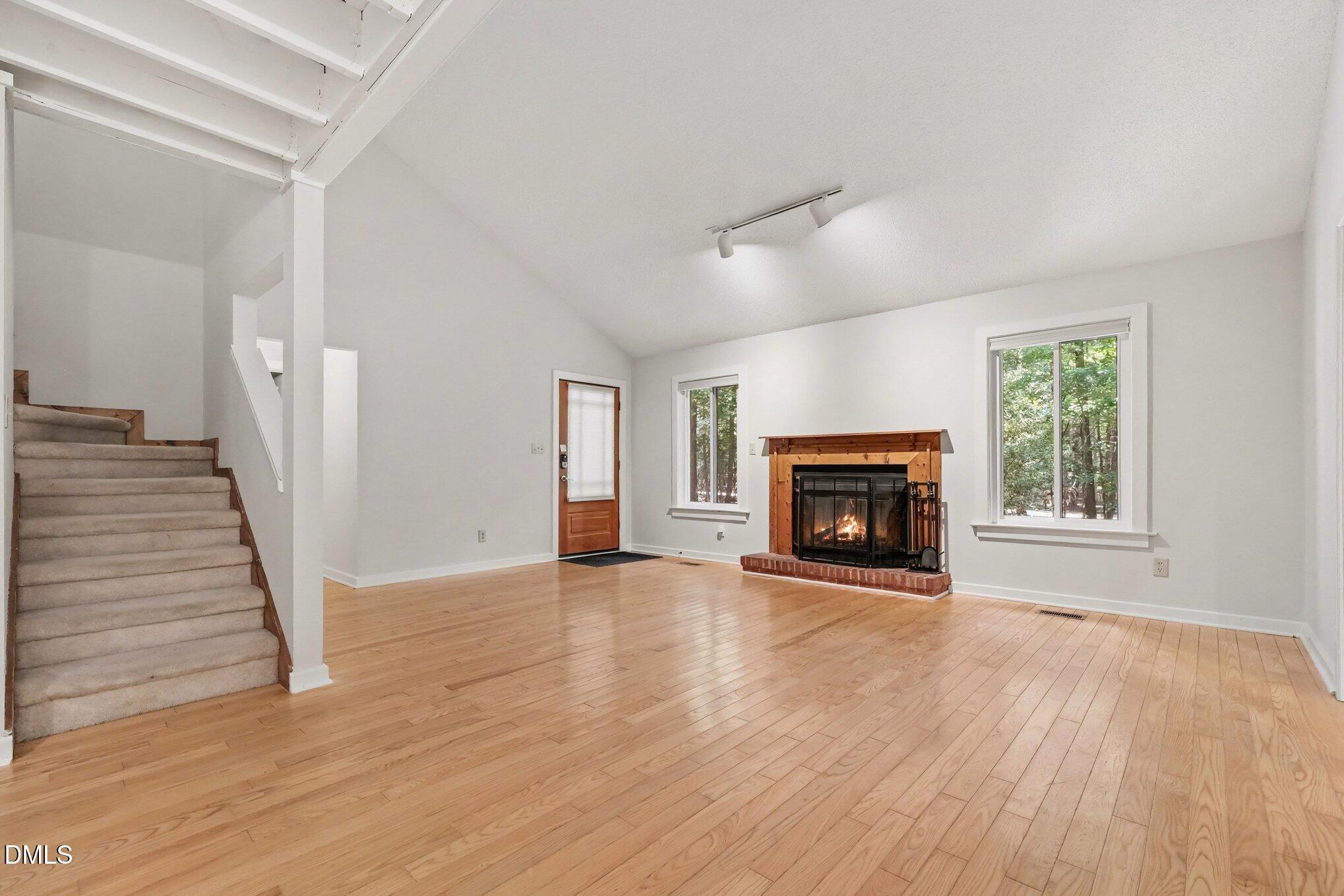 9507 Coachway Property Photo 3