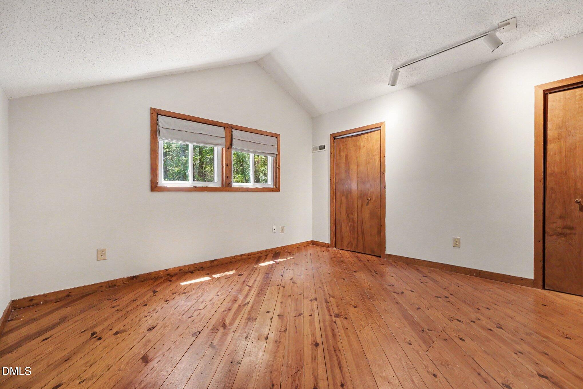 9507 Coachway Property Photo 12