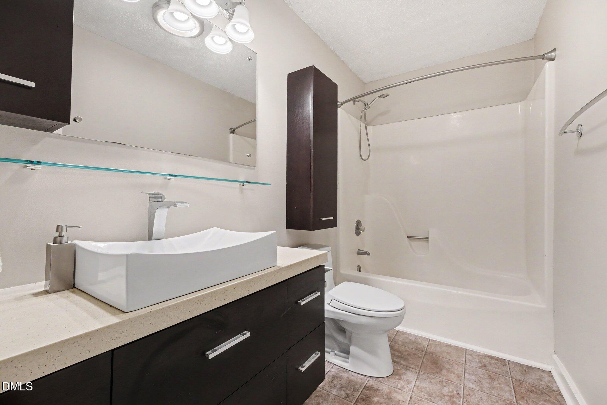 9507 Coachway Property Photo 14