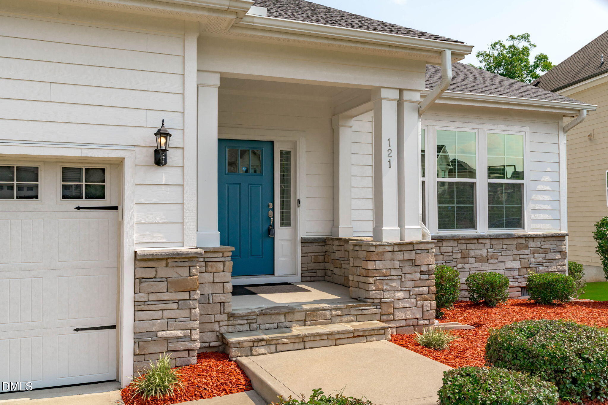 121 Cahors Trail Property Photo 4
