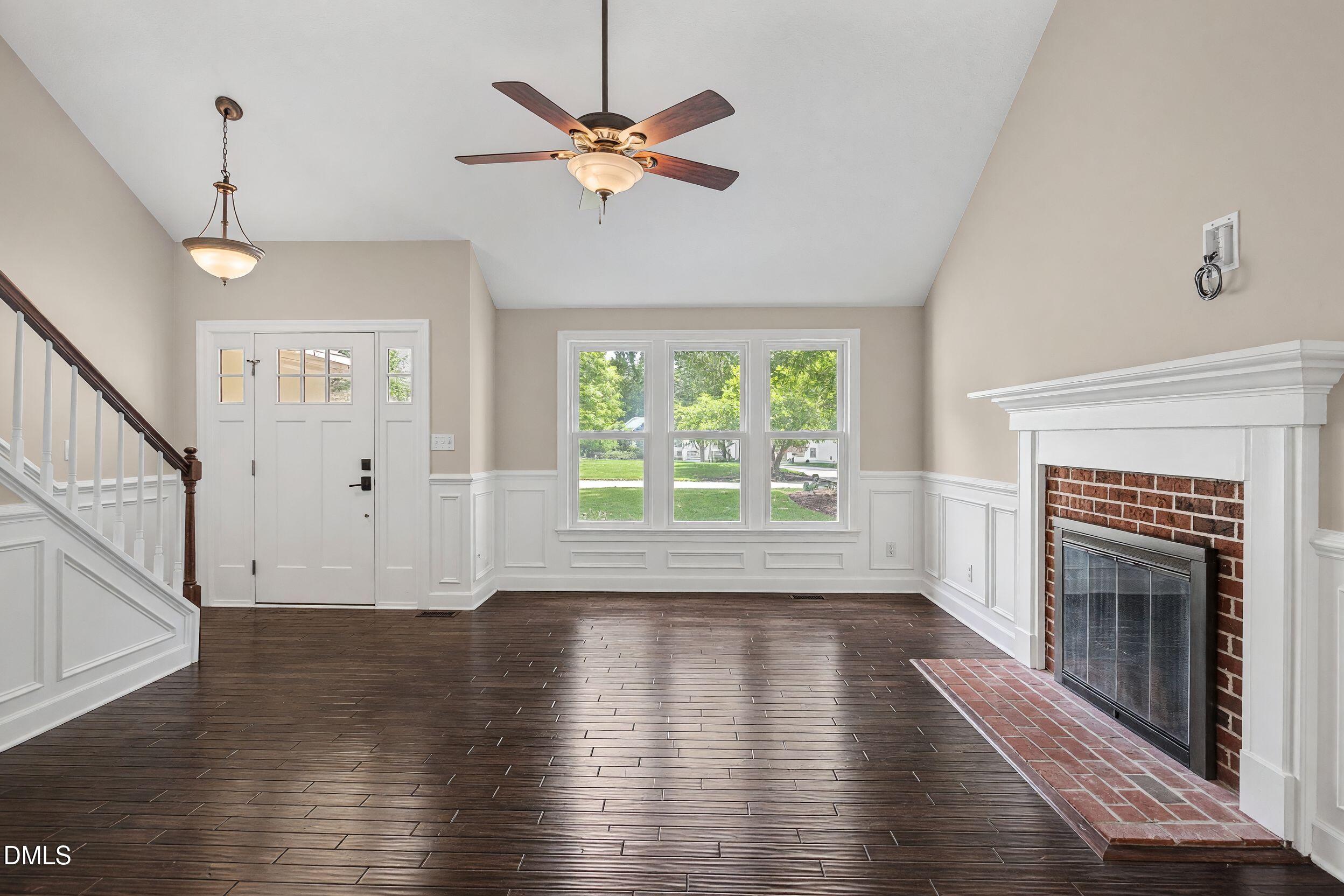 1001 Lantern Light Court Property Photo 4