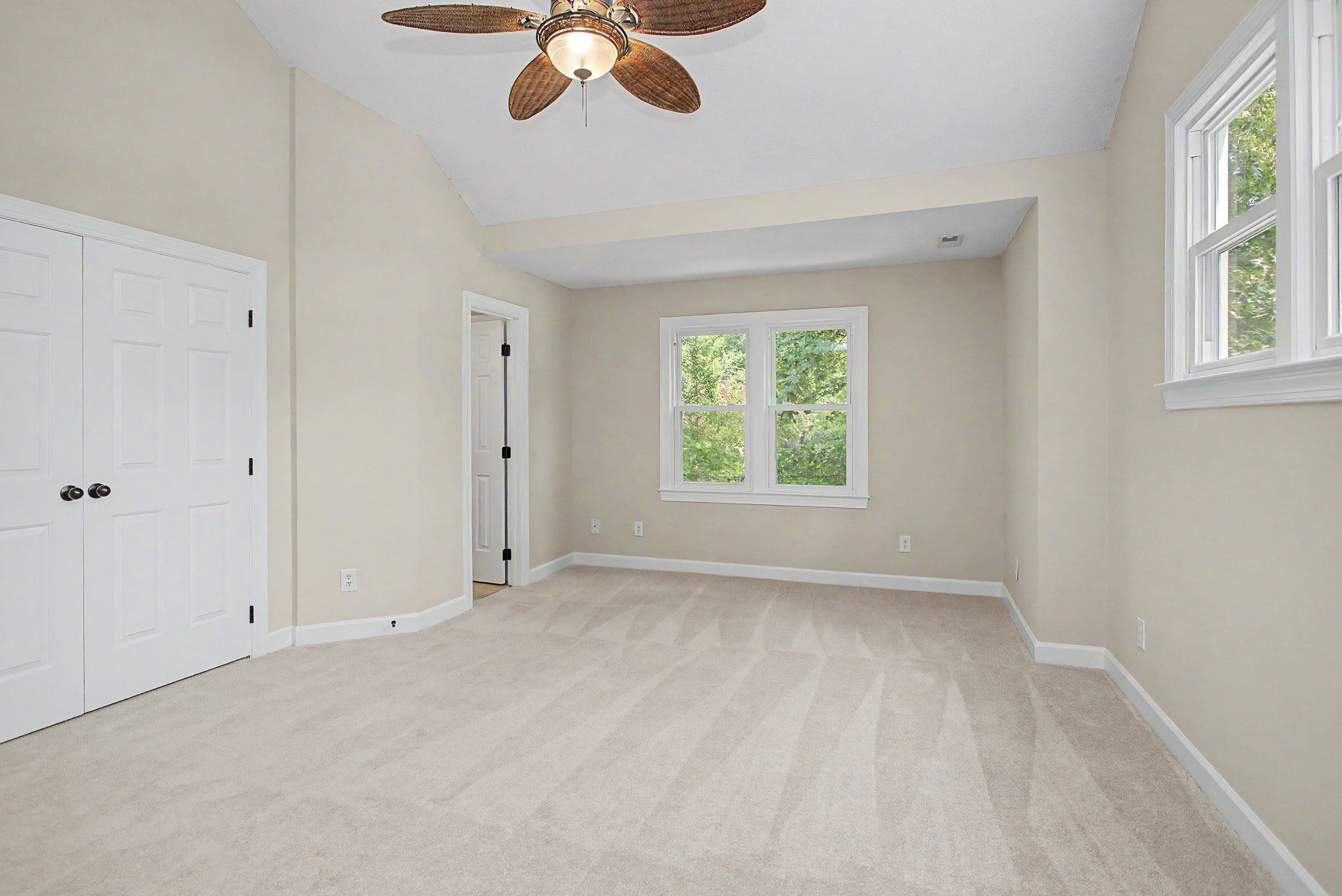 1001 Lantern Light Court Property Photo 29