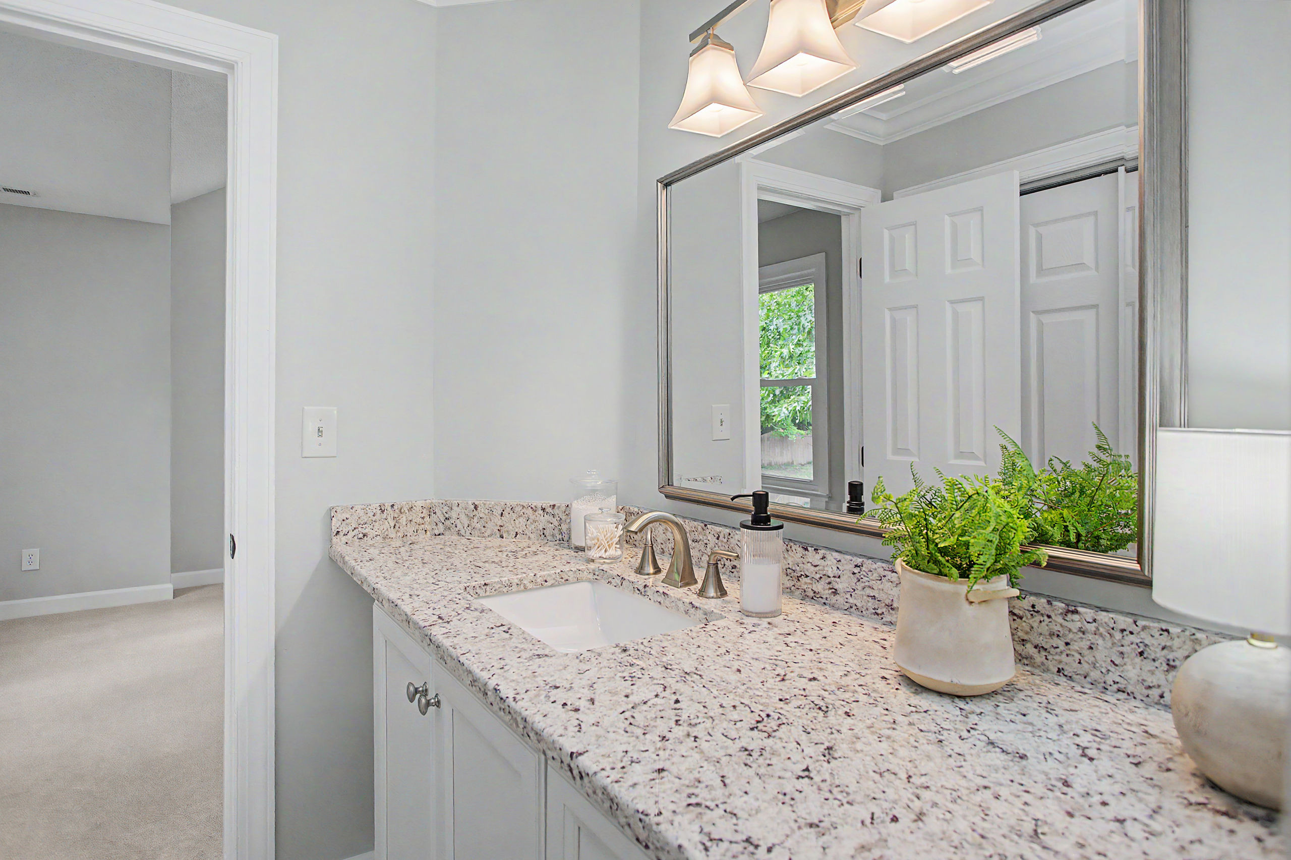 1001 Lantern Light Court Property Photo 32