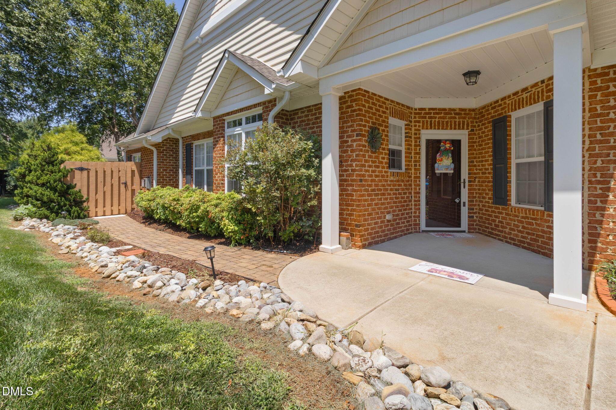 102 Kestrel Court Property Photo 2