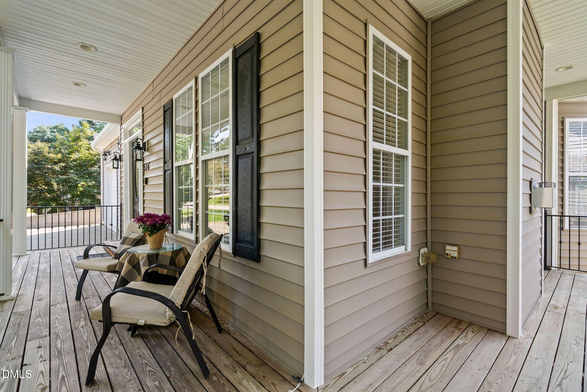 516 Deacon Ridge Street Property Photo 4