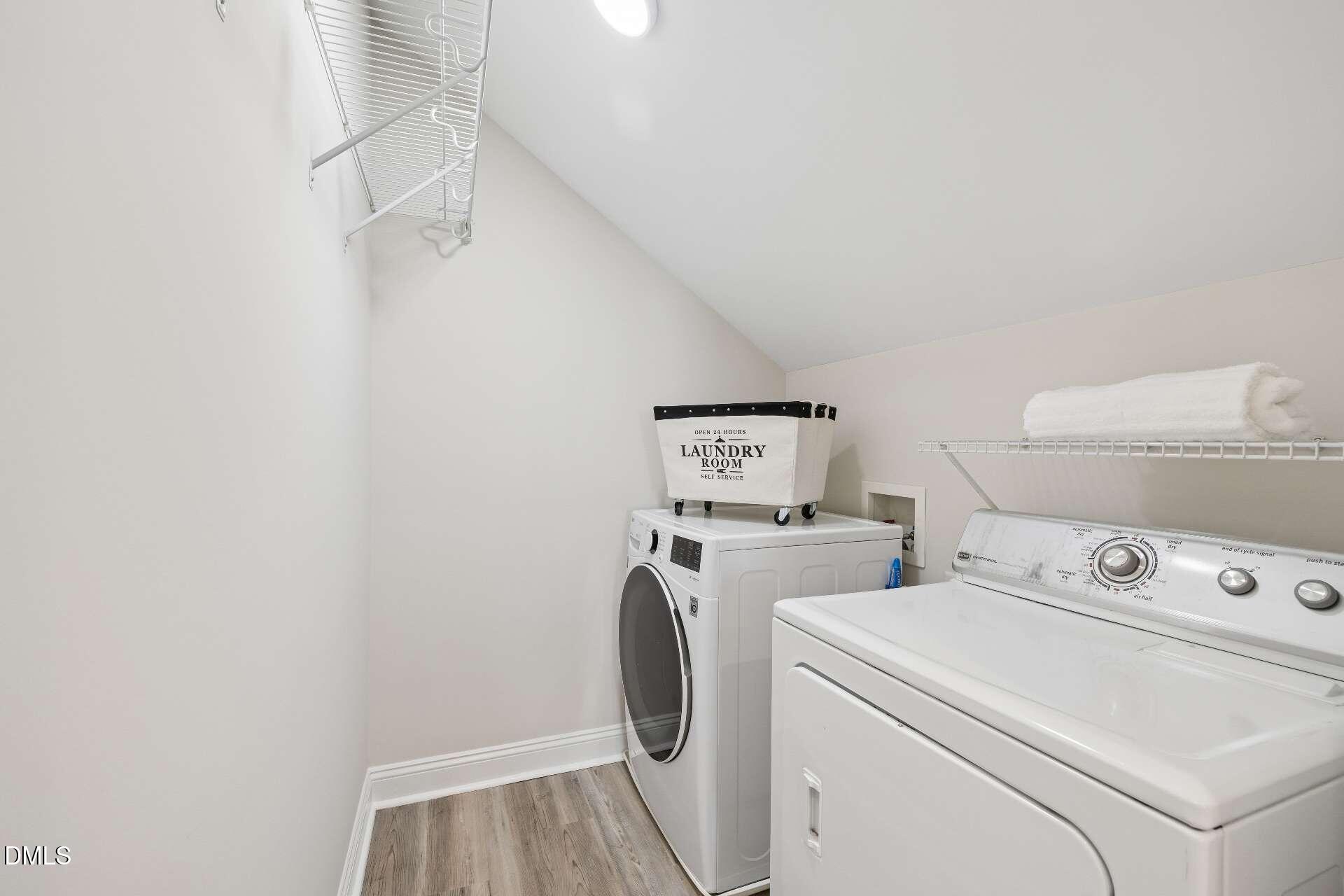 516 Deacon Ridge Street Property Photo 43