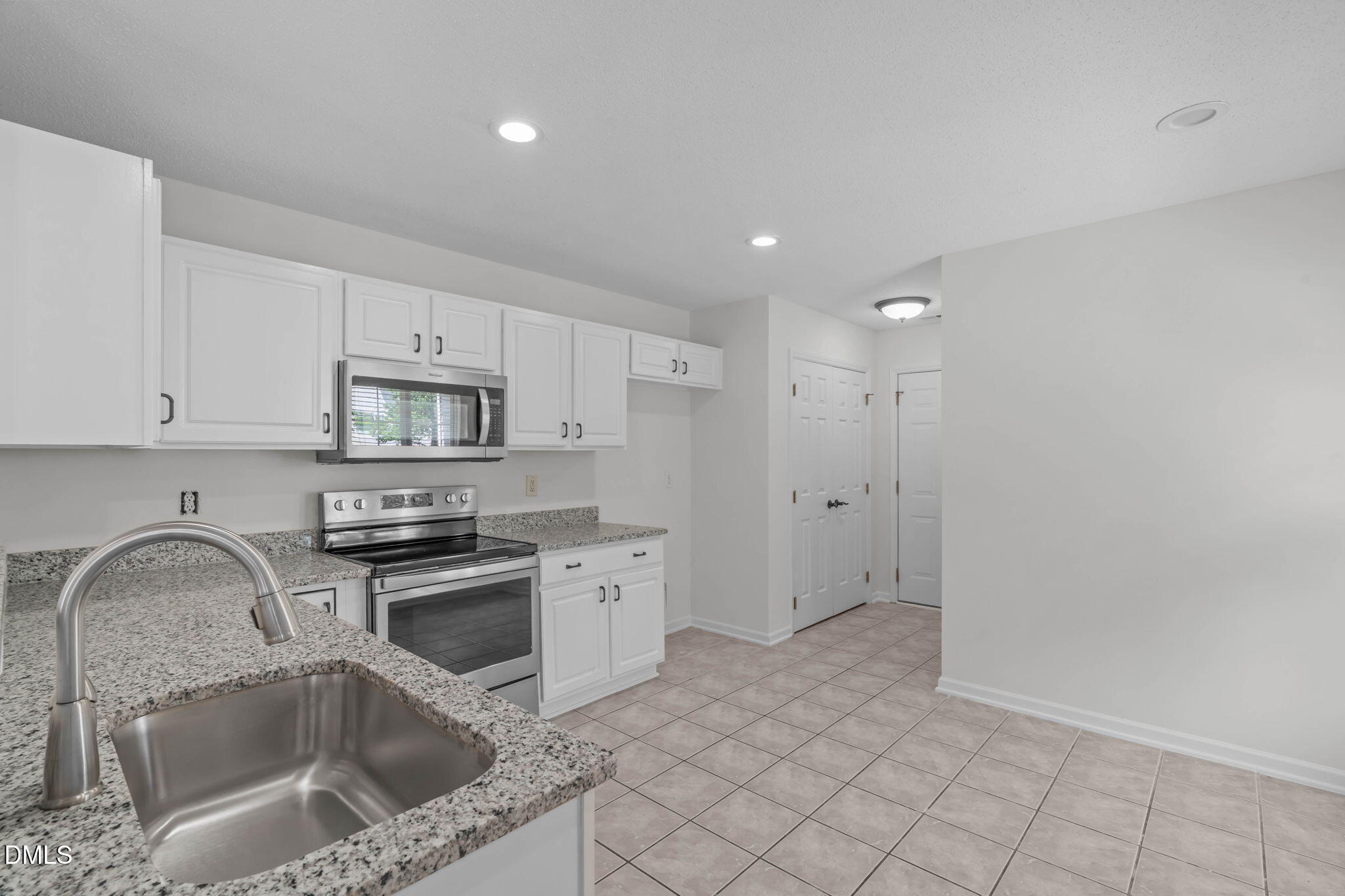 122 Student Place Property Photo 12