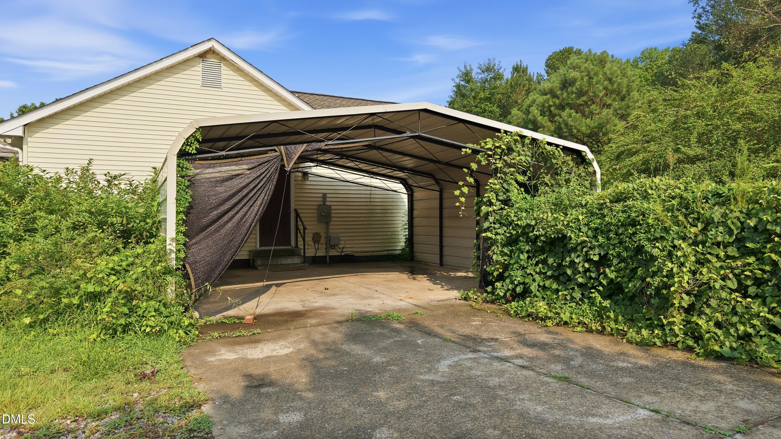 7912 Smith Road Property Photo 5