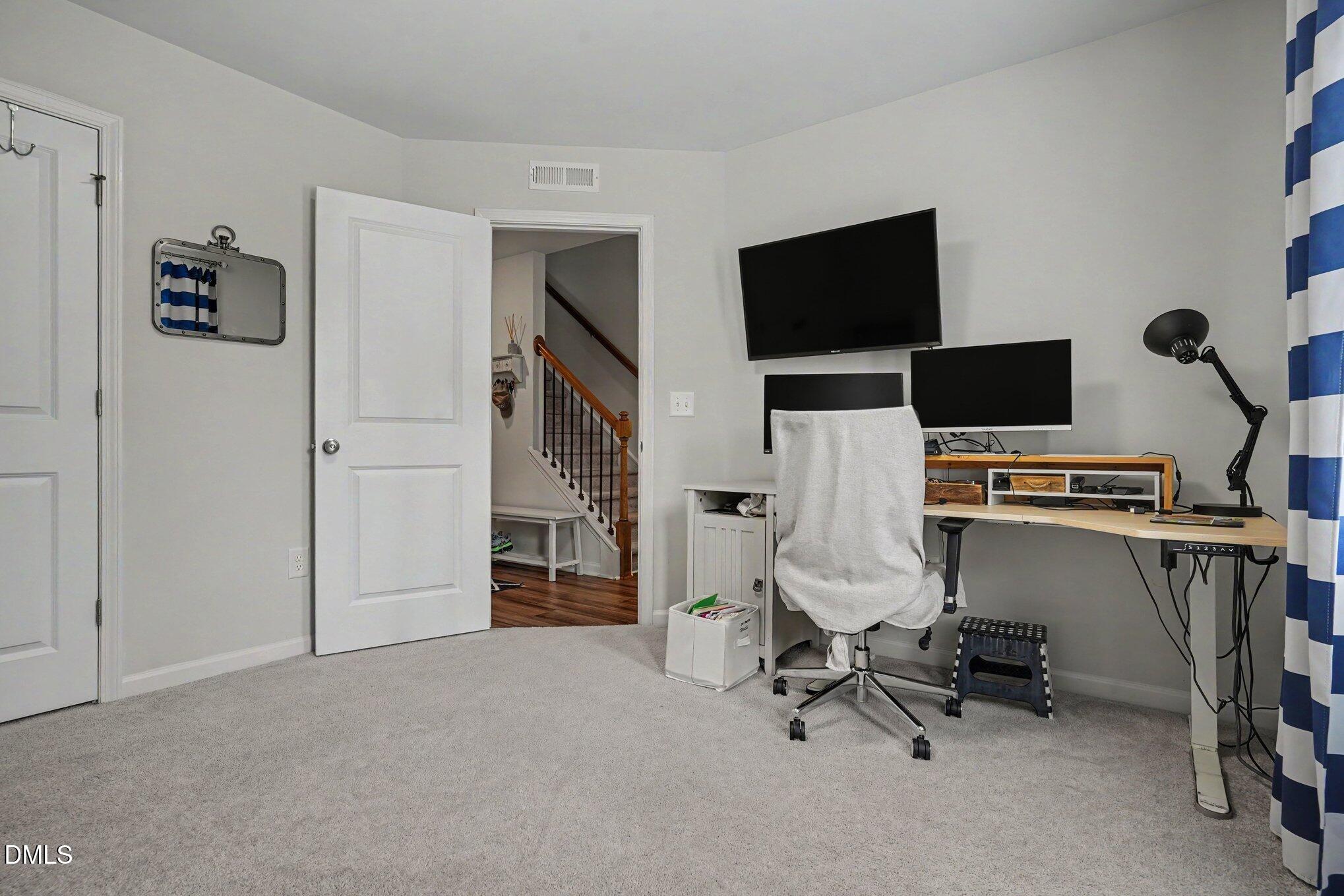 5925 Illuminate Avenue Property Photo 24