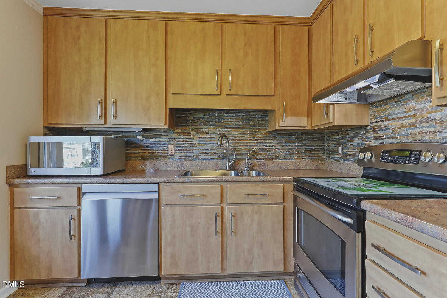5435 Pine Top Circle Property Photo 2