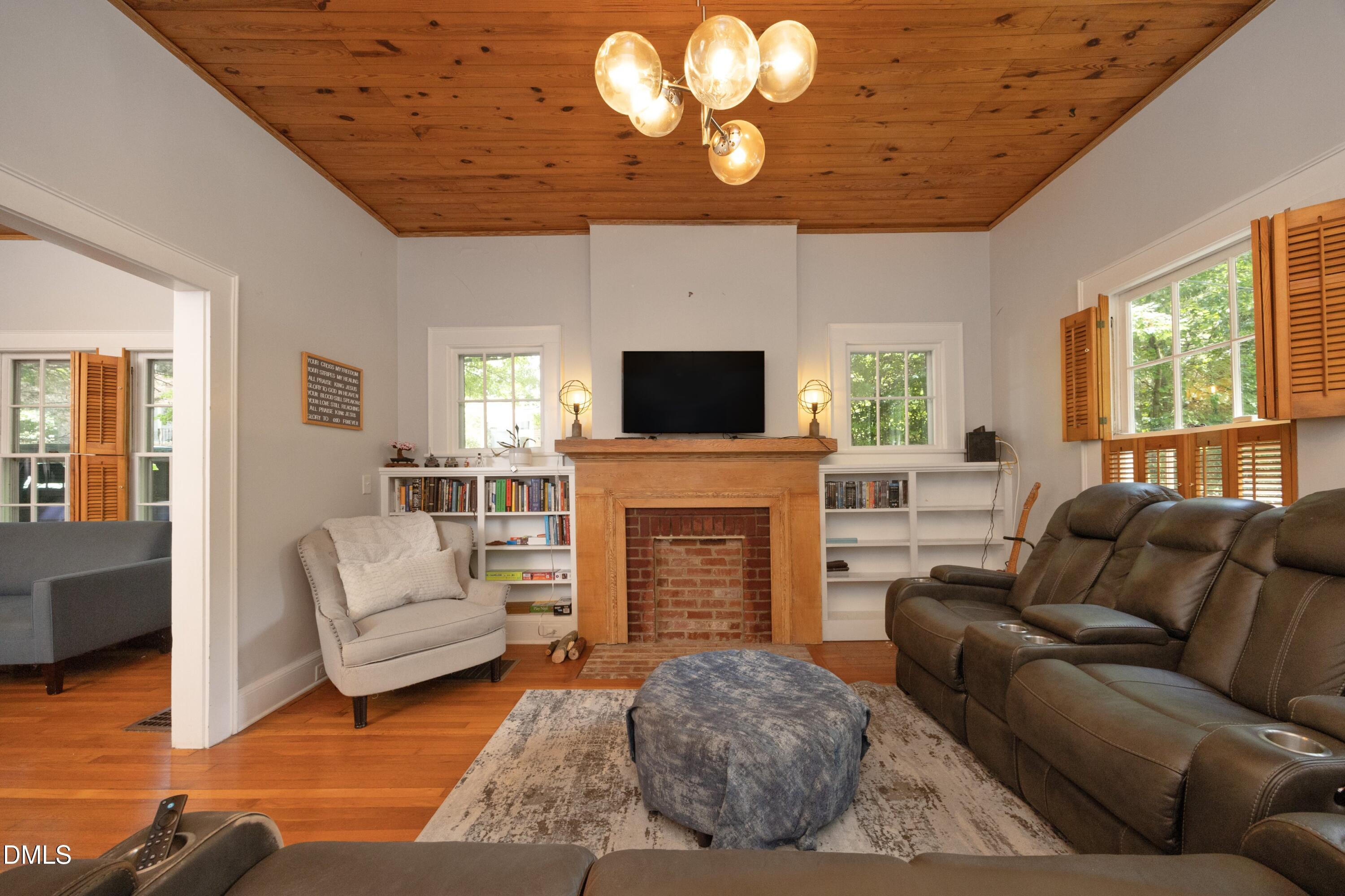 304 Mccauley Street Property Photo 6