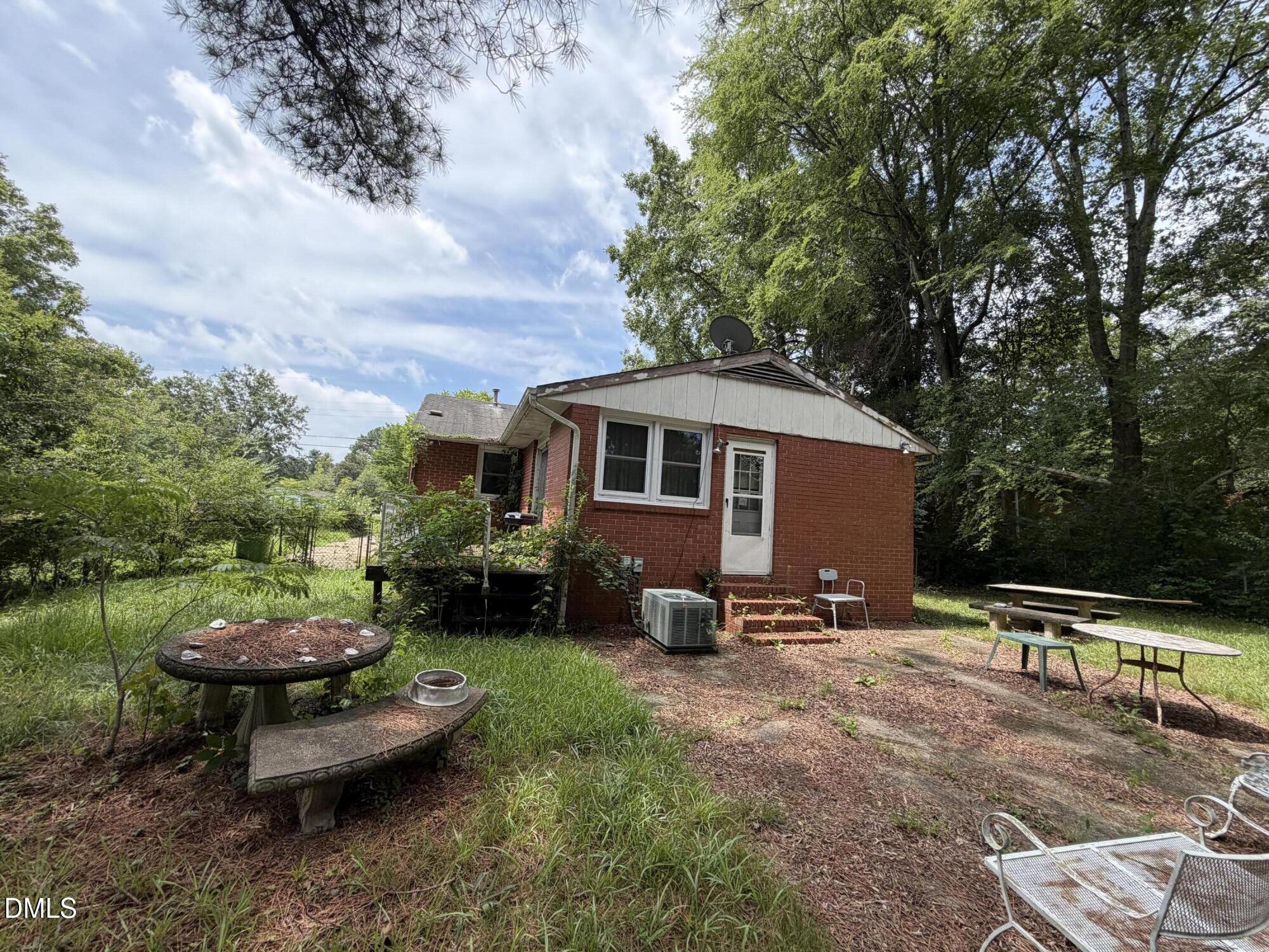 857 Newcombe Road Property Photo 7