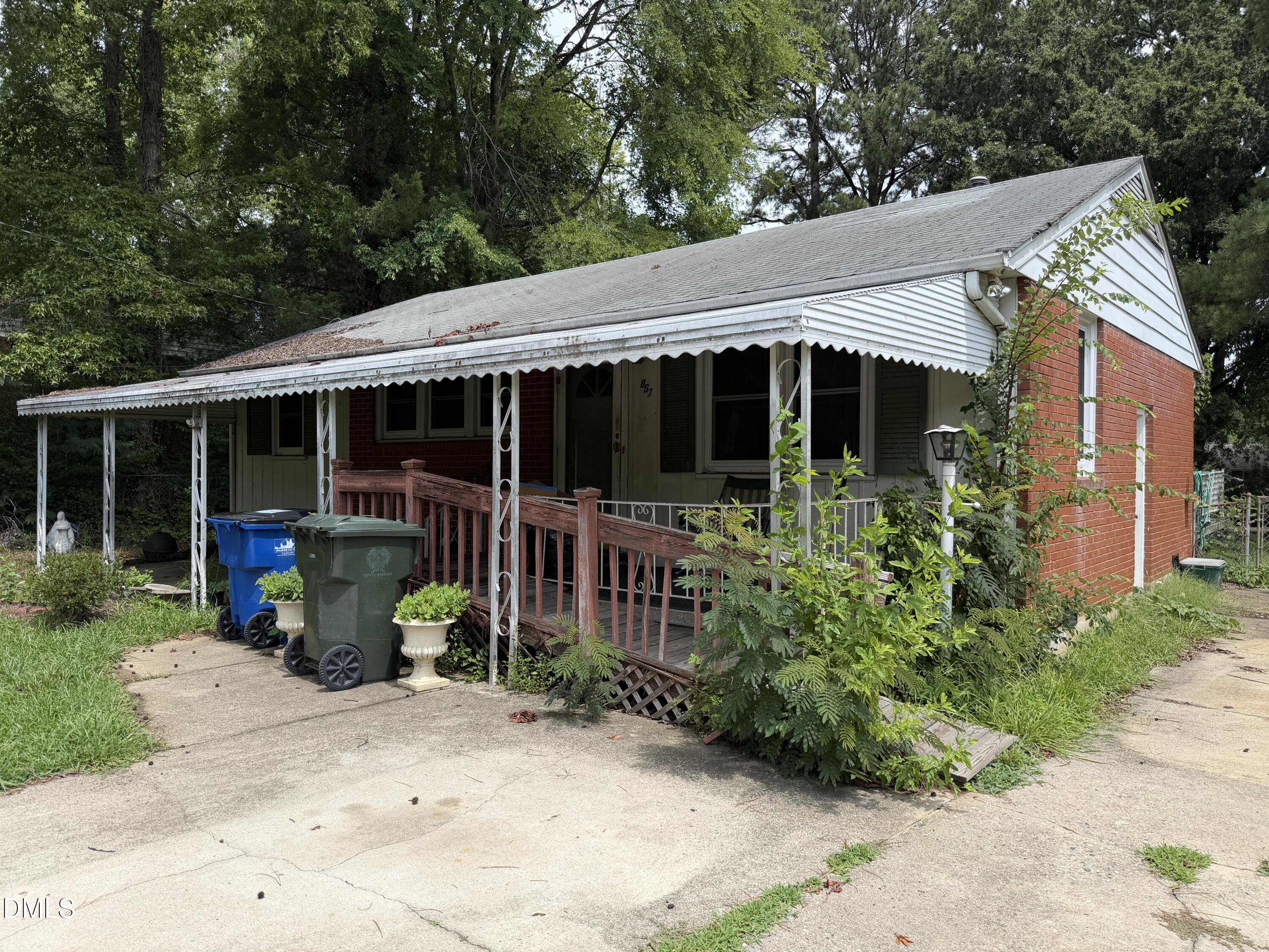 857 Newcombe Road Property Photo 9