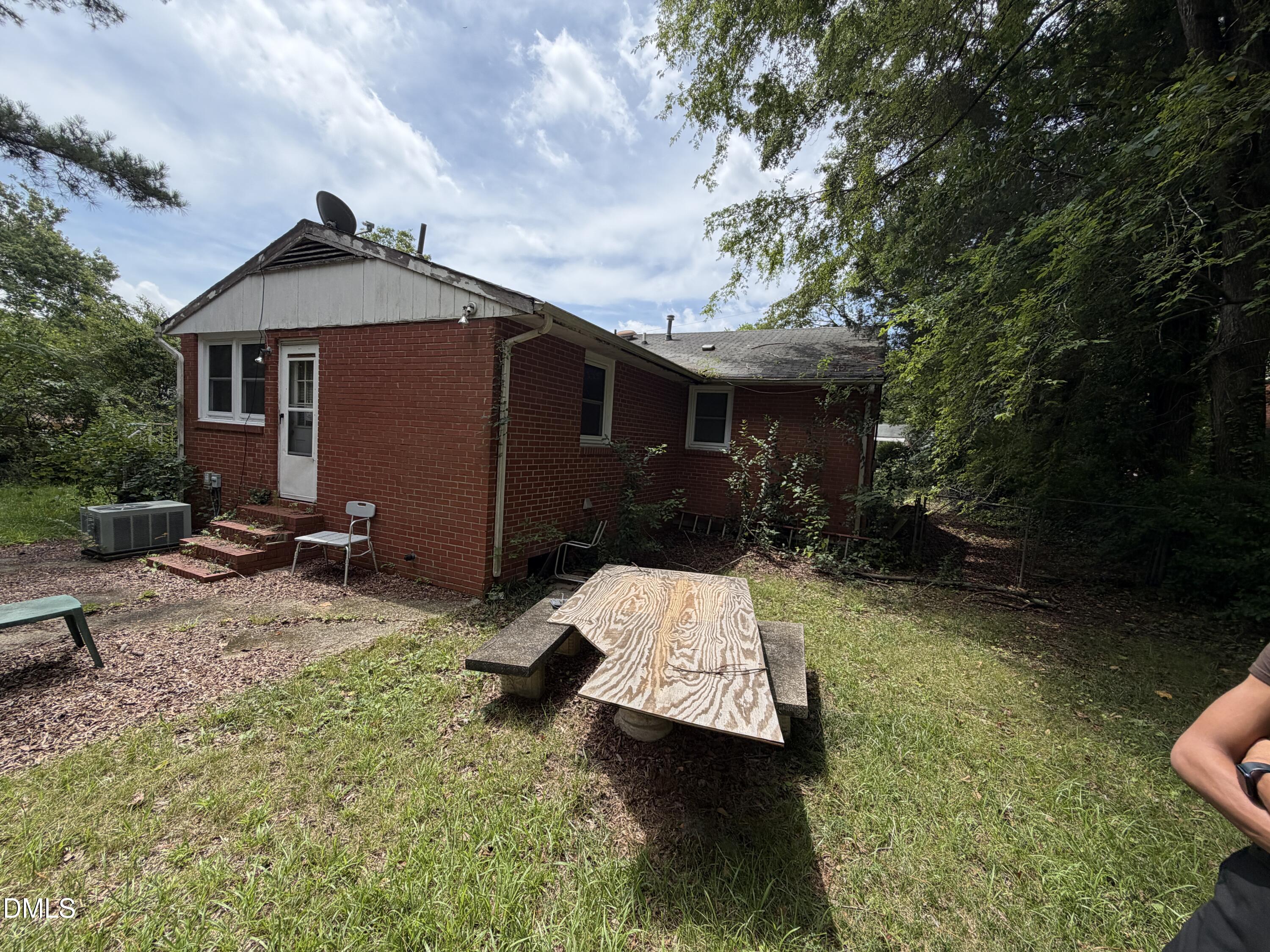857 Newcombe Road Property Photo 12