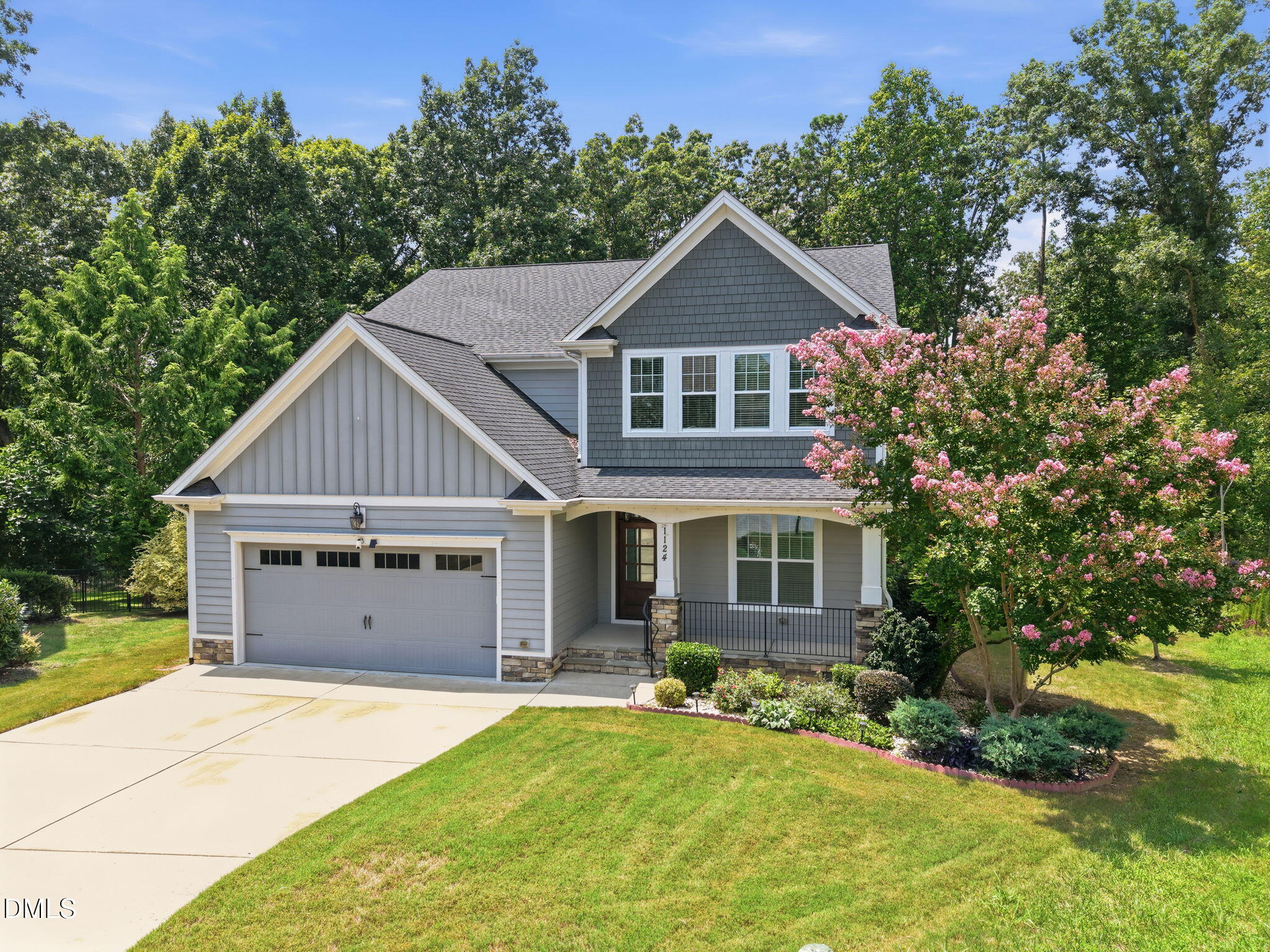 1124 Armsleigh Court Property Photo 4