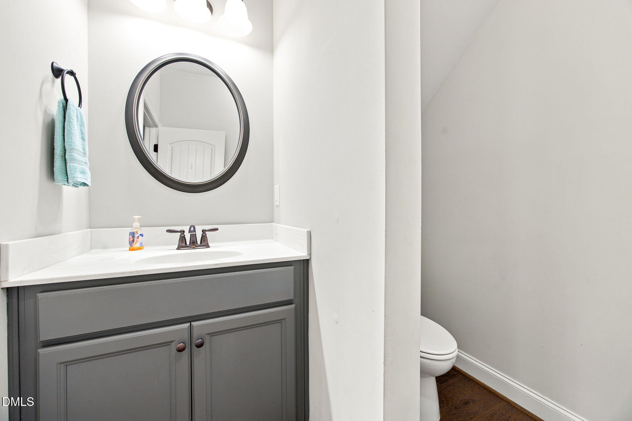 1124 Armsleigh Court Property Photo 24
